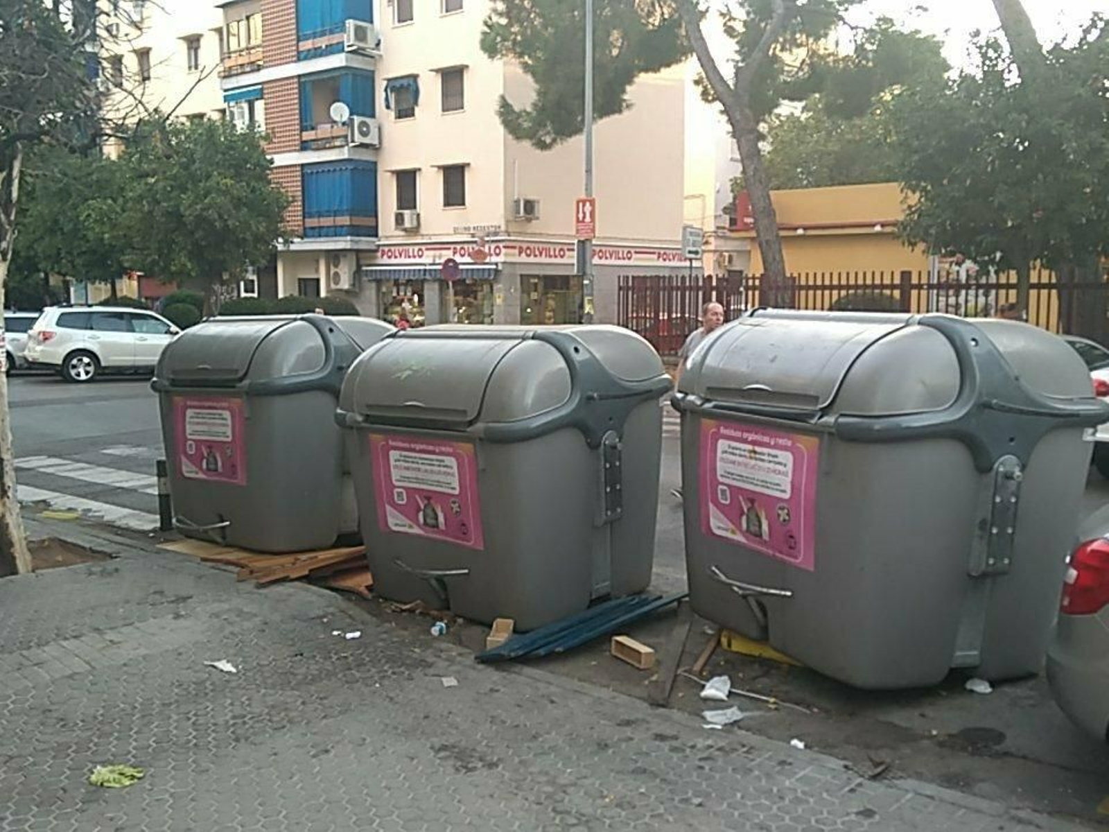 Galería de imágenes de la suciedad en distintos puntos de la ciudad.