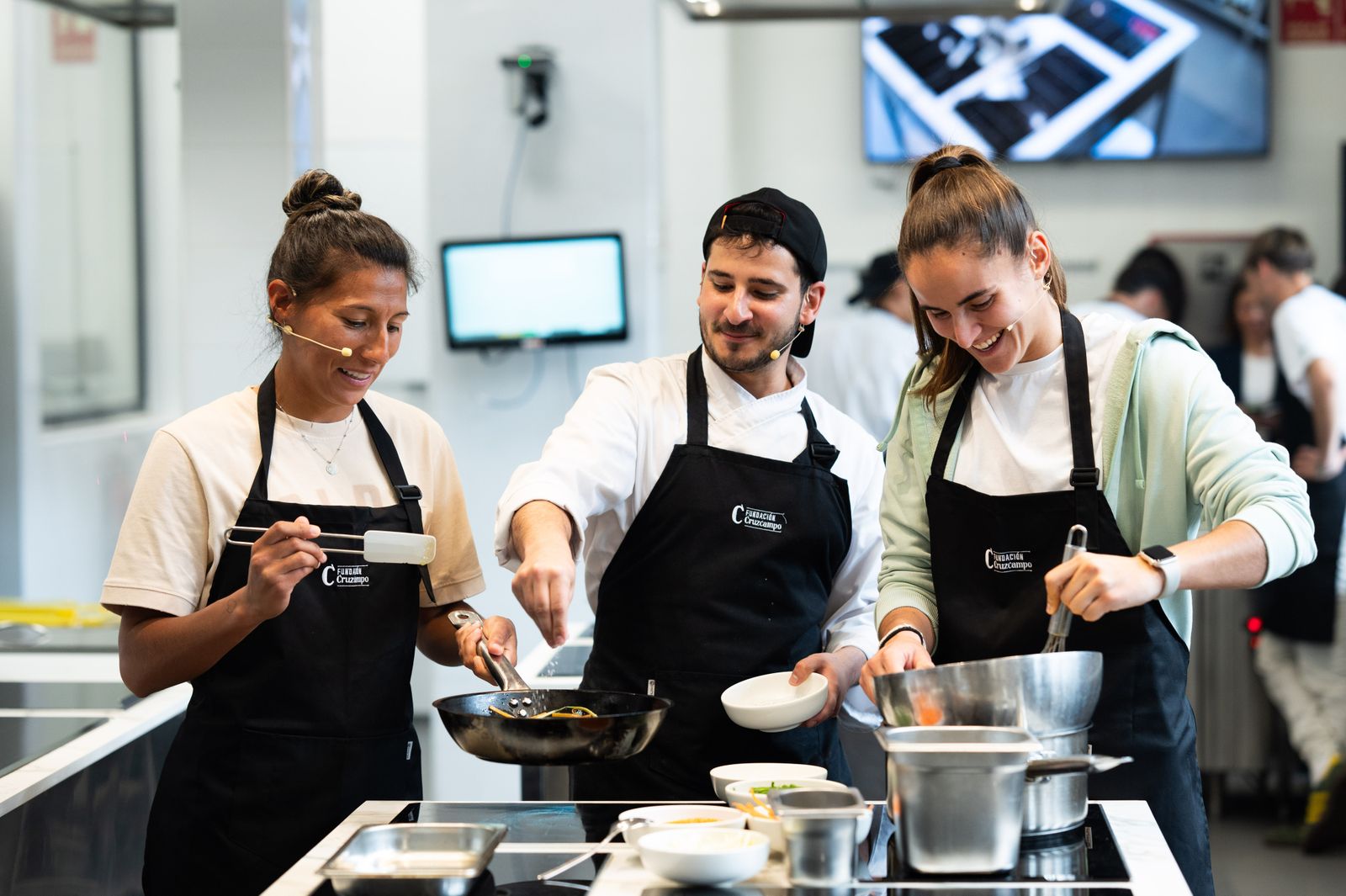 Las fotos de jugadores del Betis y del Sevilla en la Cruzcampo