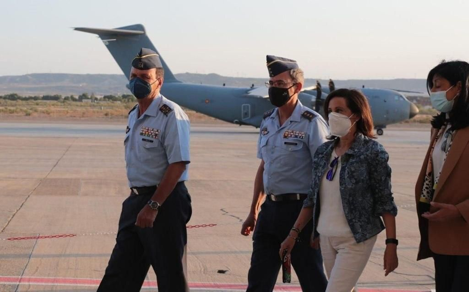 Robles  en Zaragoza con motivo de la llegada de los aviones de Afganistán