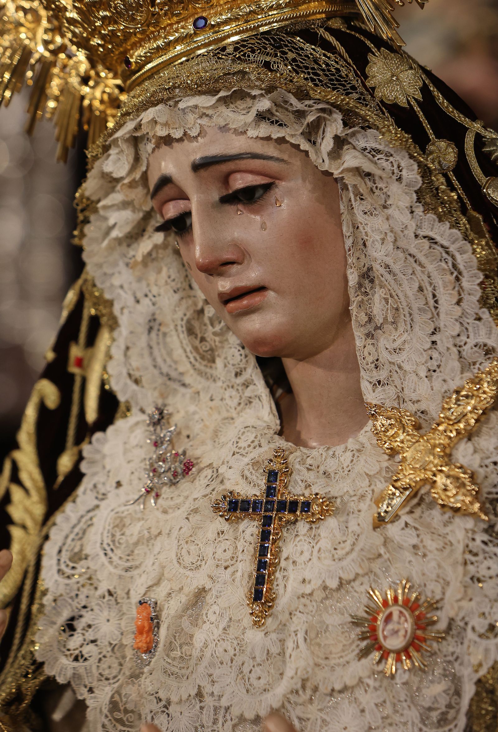 Las impresionantes imágenes de la Virgen de la Victoria en su besamanos