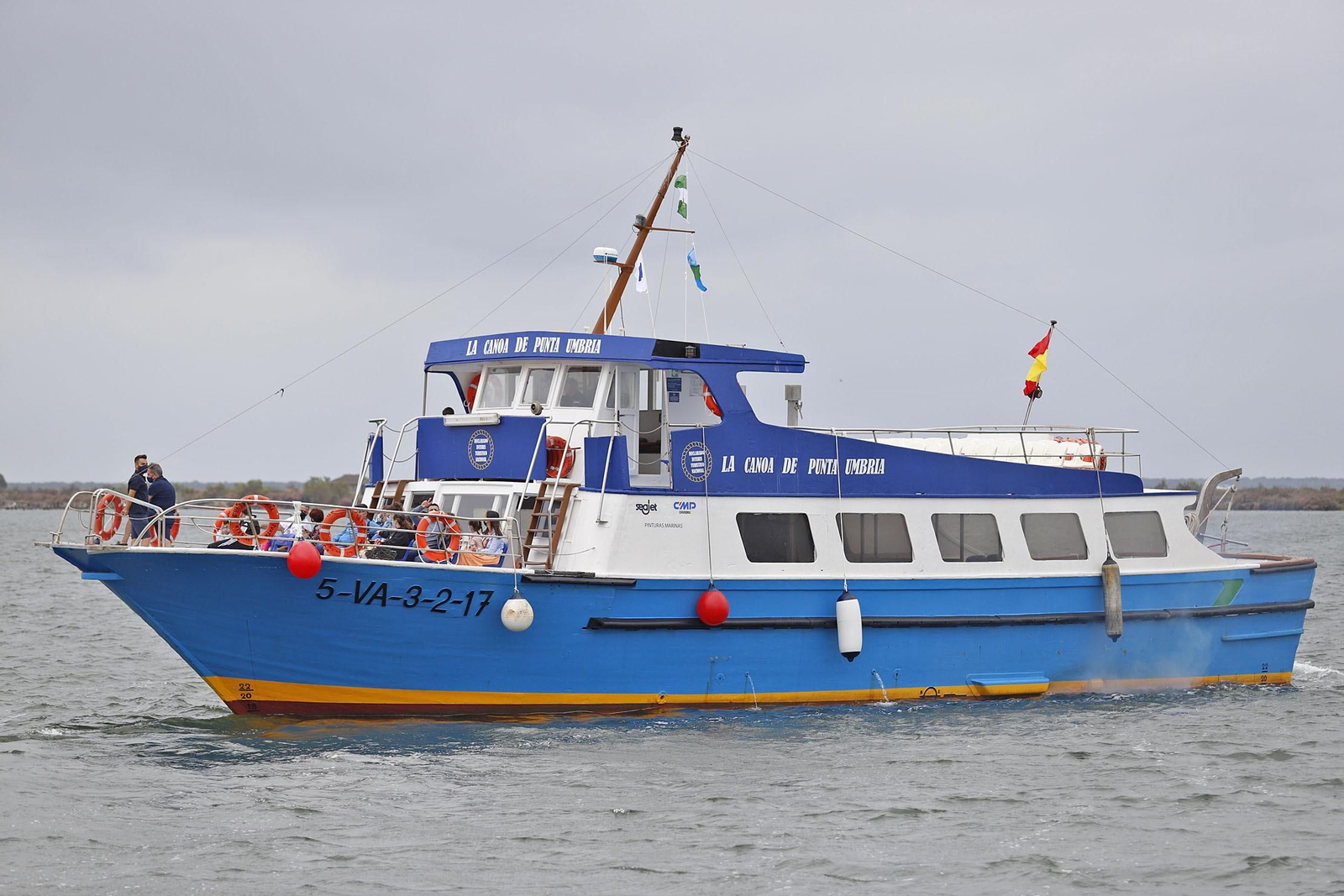 El servicio de canoas entre Punta Umbría y Huelva da el pistoletazo de salida este fin de semana