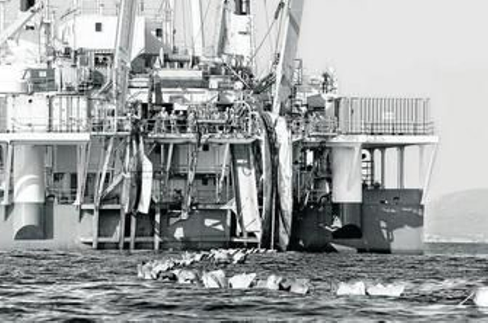 Imagen de archivo de la instalación del segundo tendido de interconexión con Marruecos, prácticamente idéntico al instalado en los años 90.