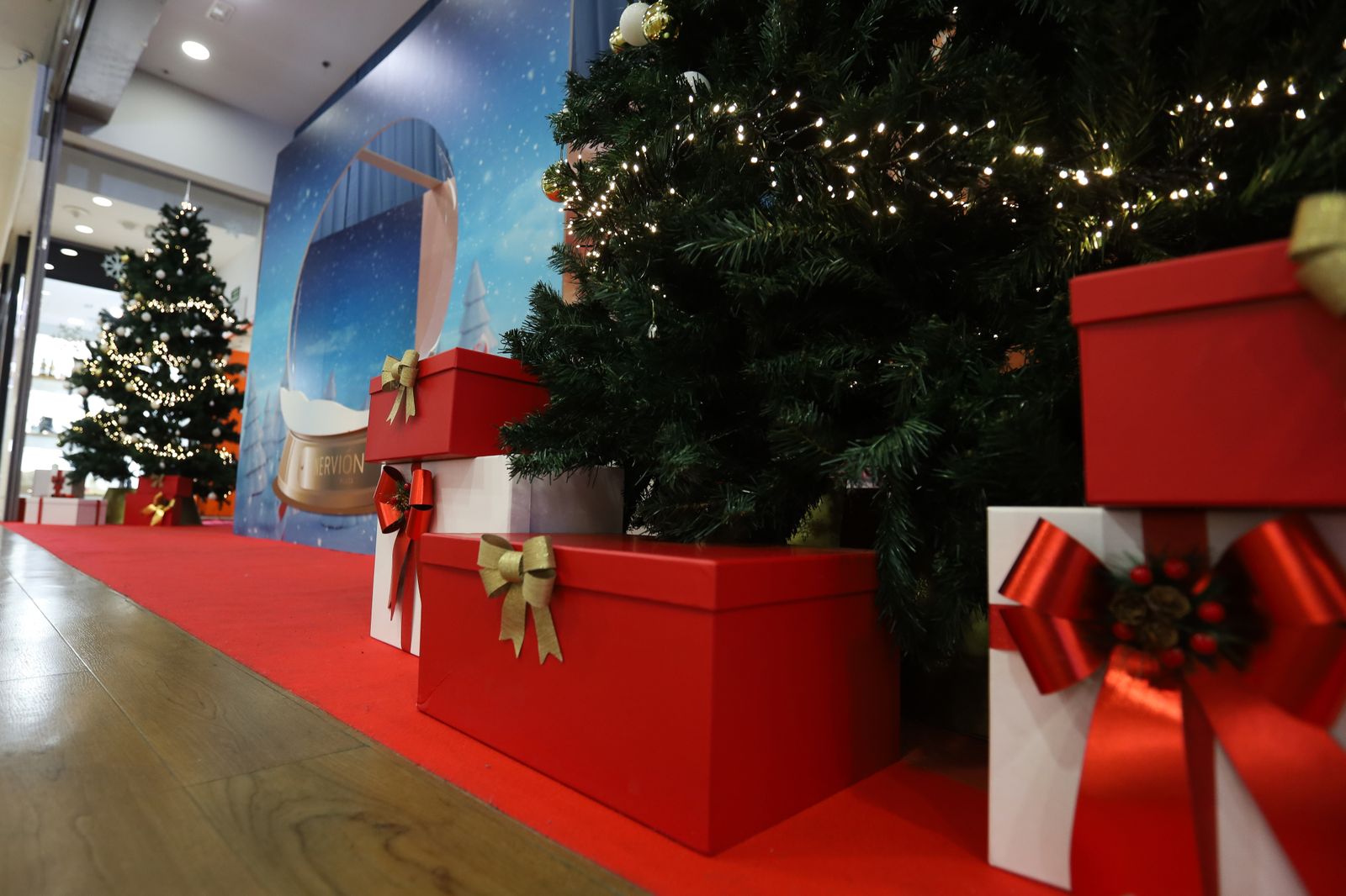 Inauguración Fábrica de los Deseos Navideños en Nervión Plaza