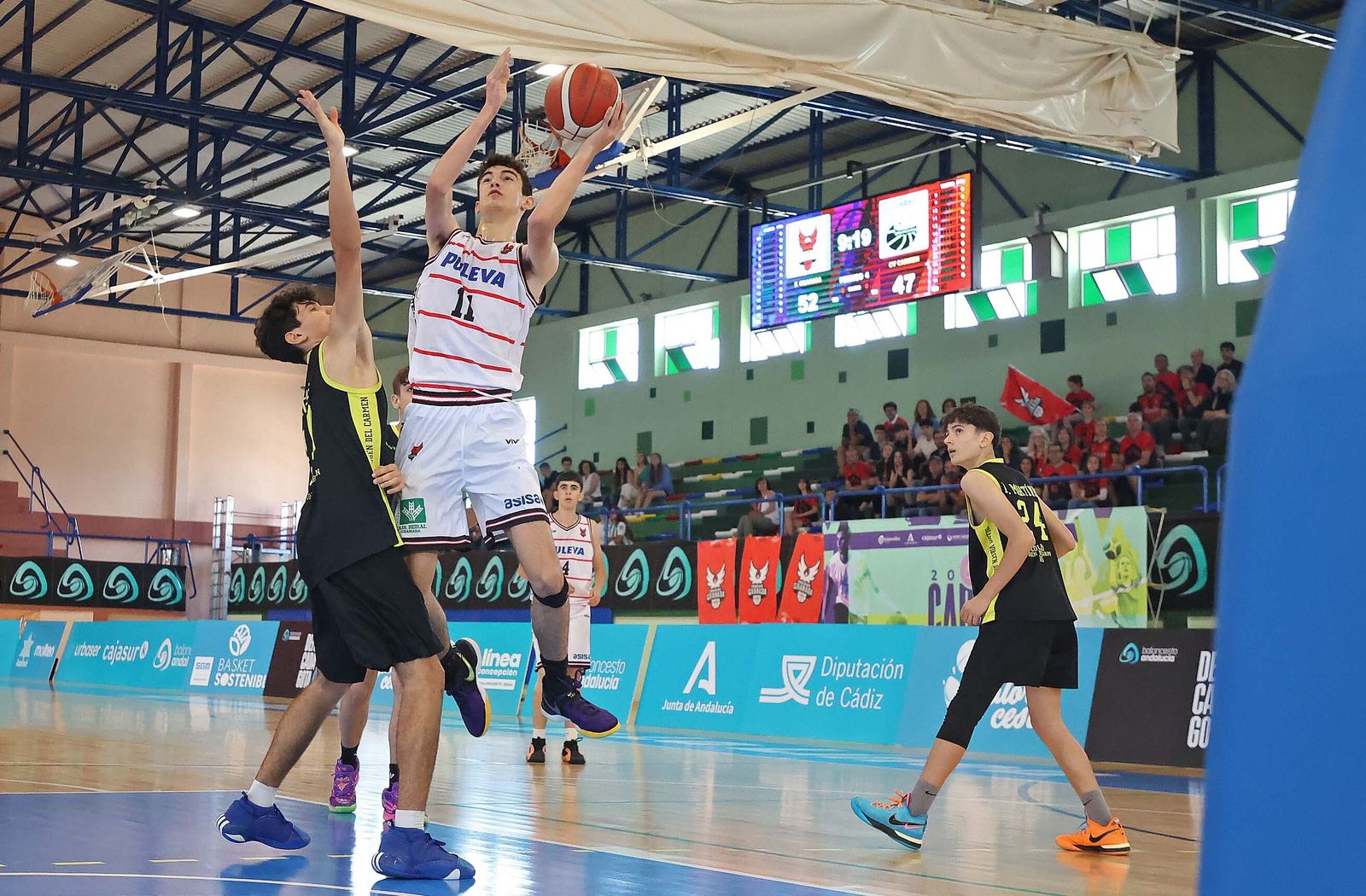 Imágenes de la jornada final del CADEBA infantil masculino de baloncesto en La Línea