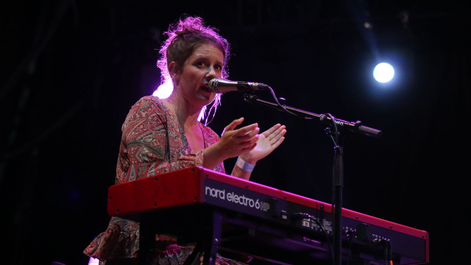 Carolina de Juan, vocalista del grupo Morgan, fue sin duda la más intimista de la noche.