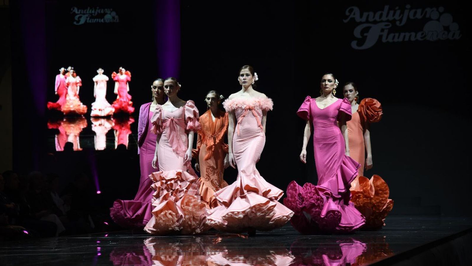 La colección de Alejandro Andana, sobre la pasarela de Andújar Flamenca.
