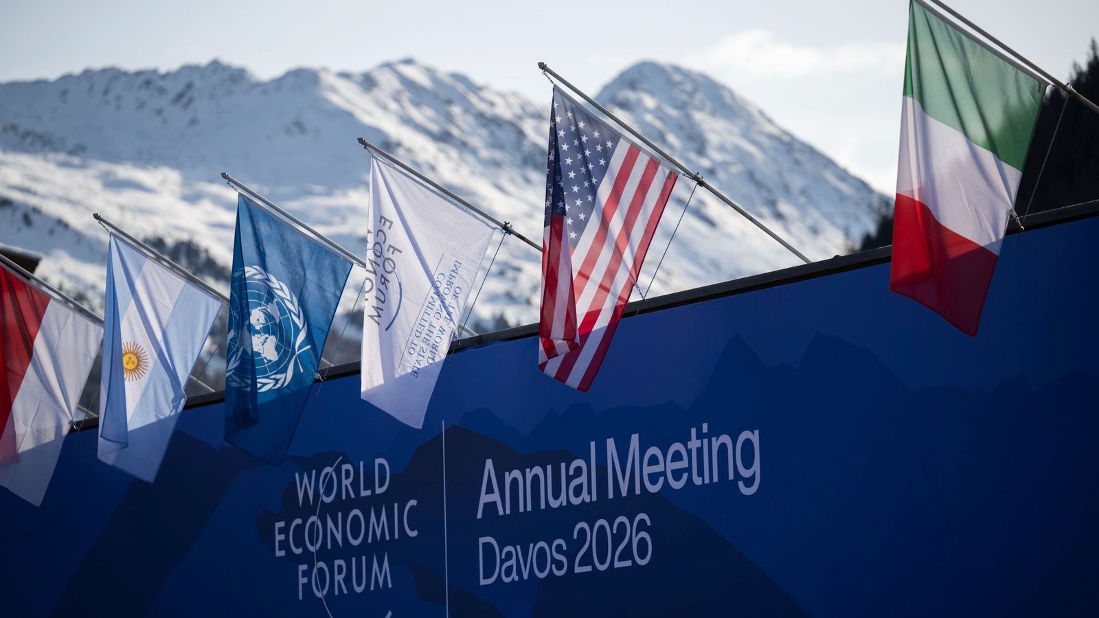 El Foro Económico Mundial, jundo a las montañas nevadas de Davos.