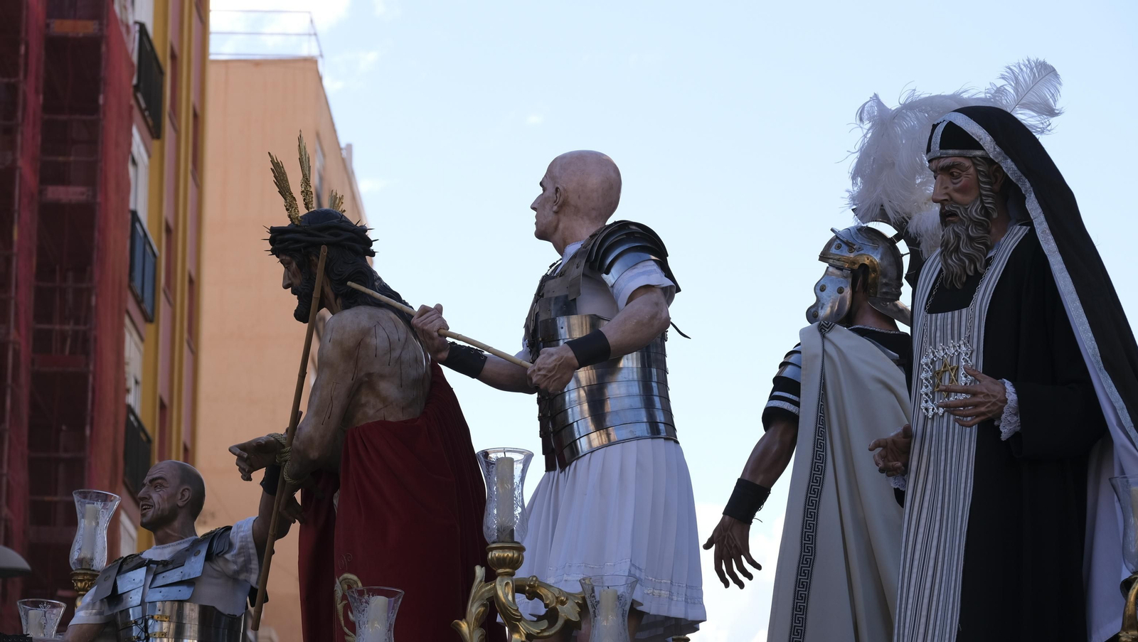 Fotogalería de la procesión de Coronación. Semana Santa Almería 2022.