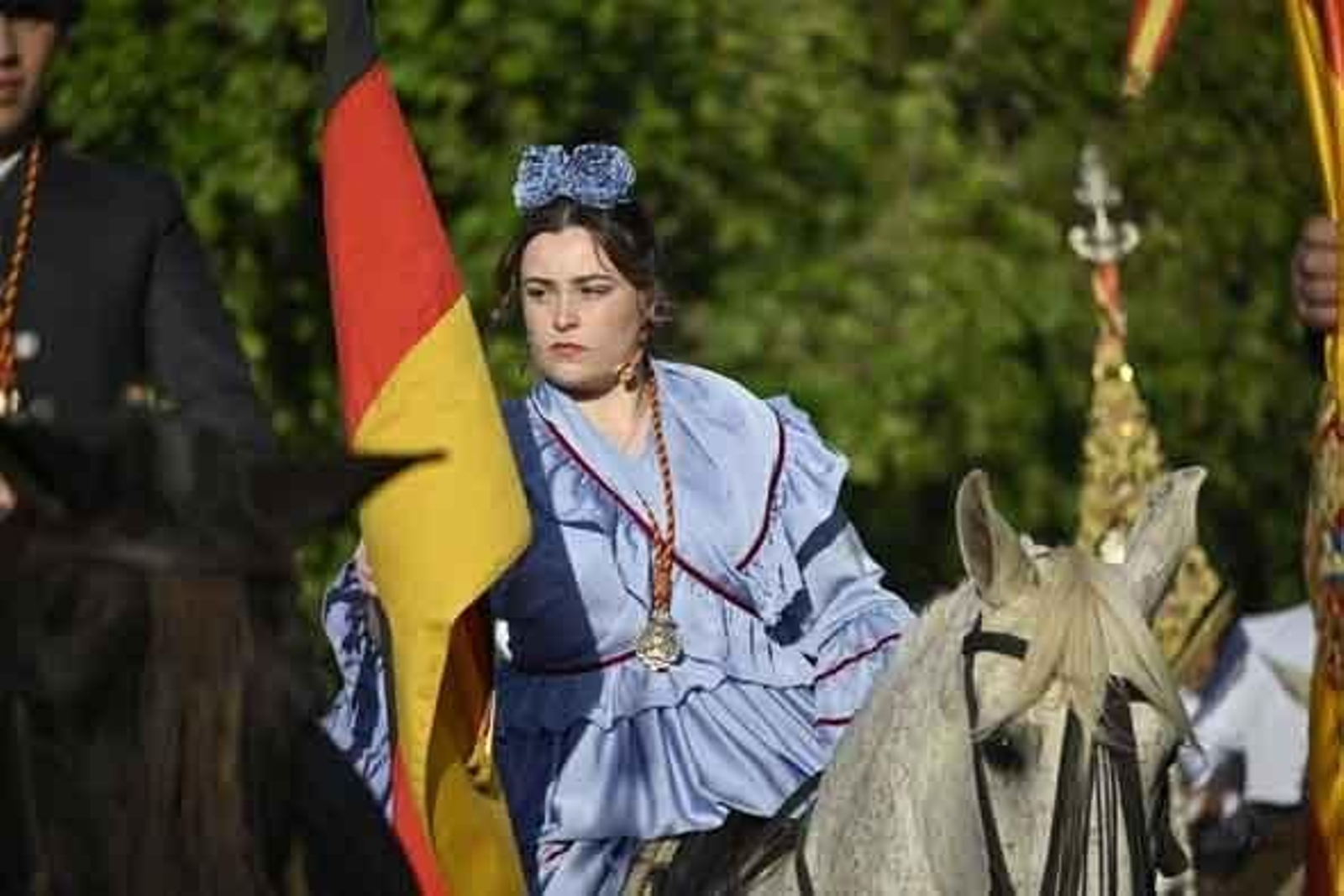 Las mejores imágenes de los peregrinos en la salida de Emigrantes