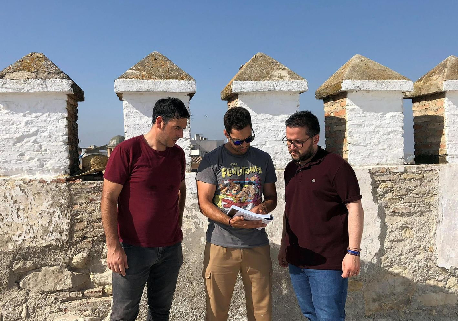 El alcalde, a la derecha, en su visita al Castillo. El alcalde, a la derecha, en su visita al Castillo.