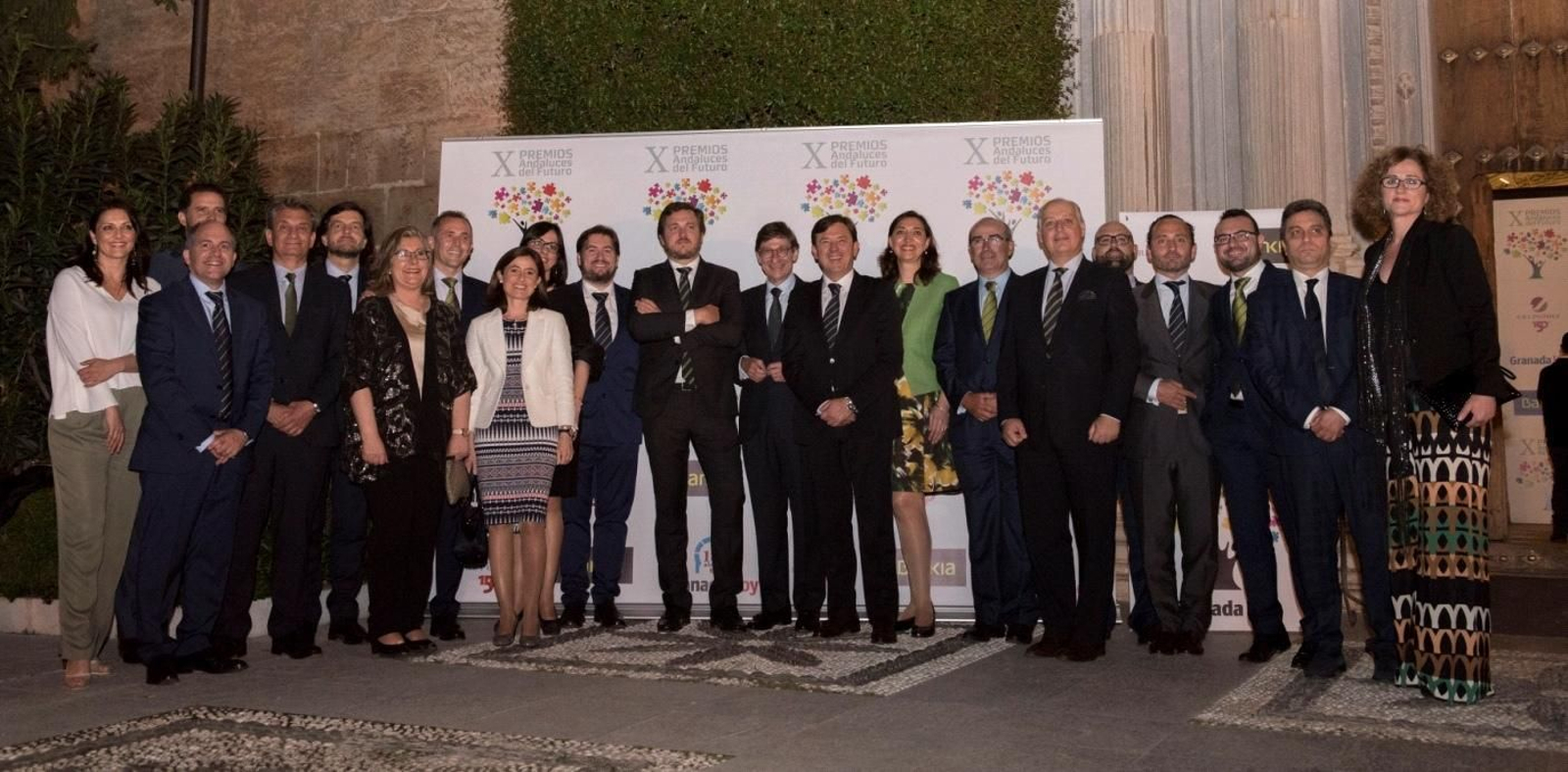 Equipo de trabajadores de la Dirección Territorial de Bankia estuvo presente en el acto junto a su presidente José Ignacio Goirigolzarri.