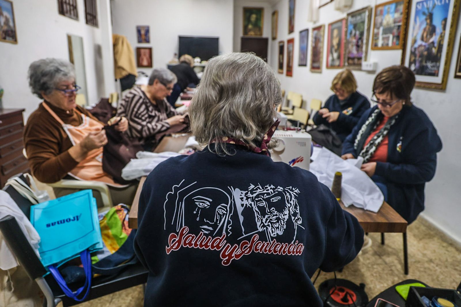 Fotografías del alma del taller de costura de la Sentencia