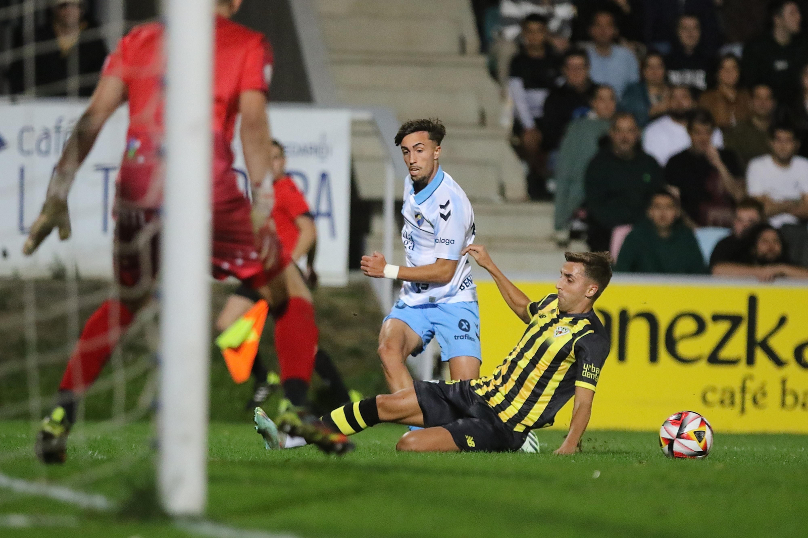 El Barakaldo-Málaga CF, en fotos