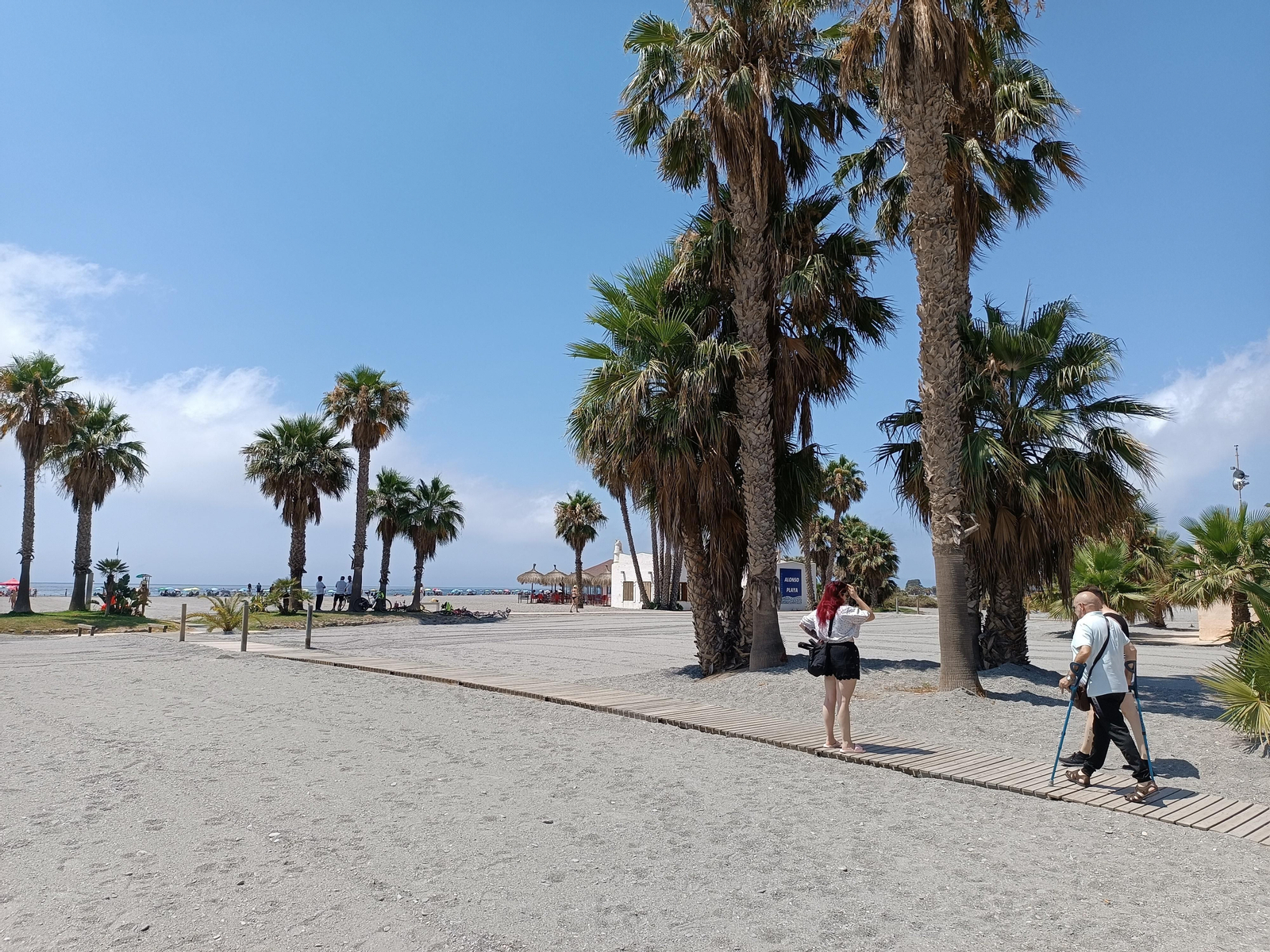 Motril pone de fecha tope finales de julio para tener listas sus playas