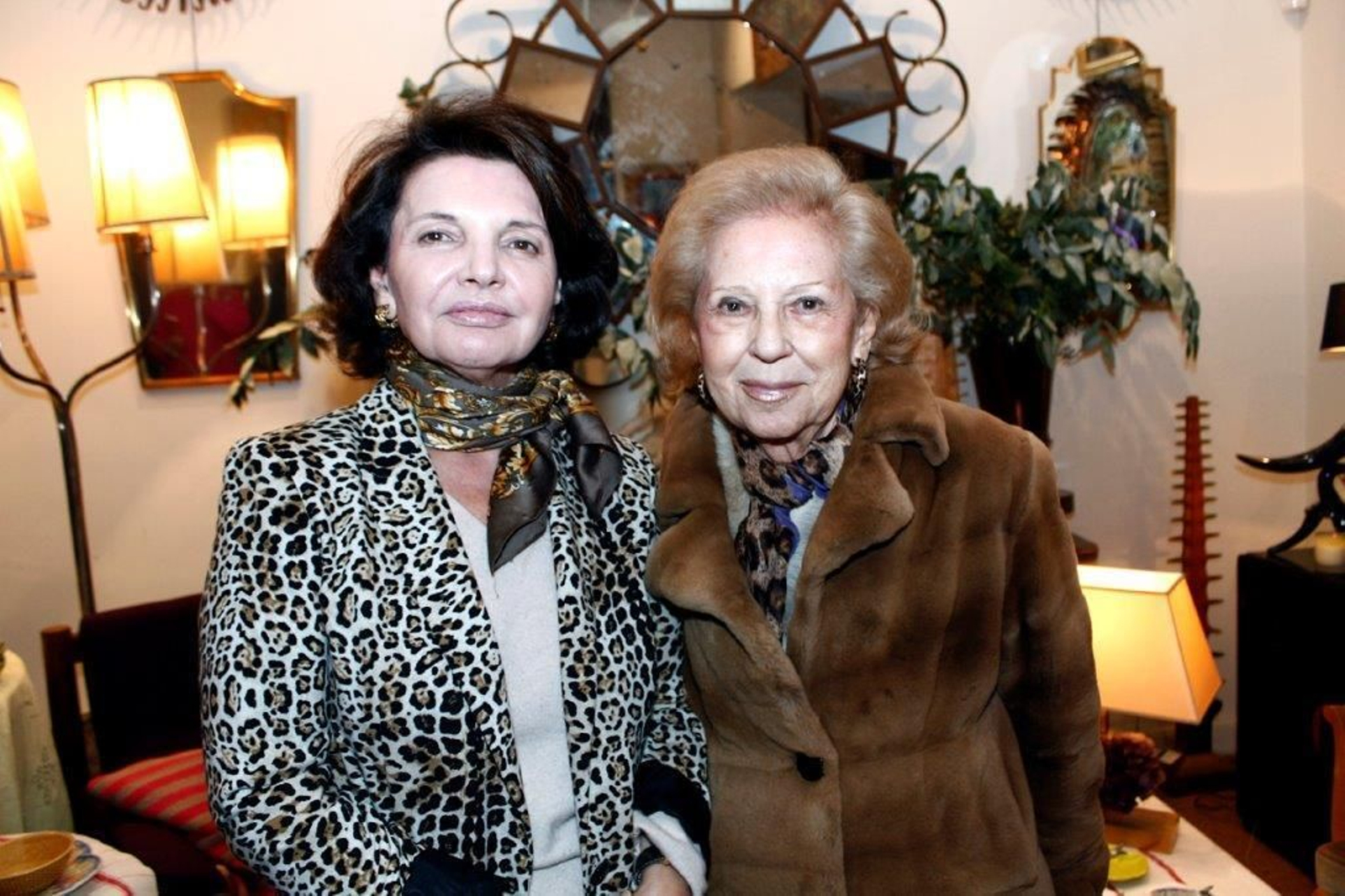 La marquesa de Saltillo con Isabel Herce, esposa de Antonio Burgos