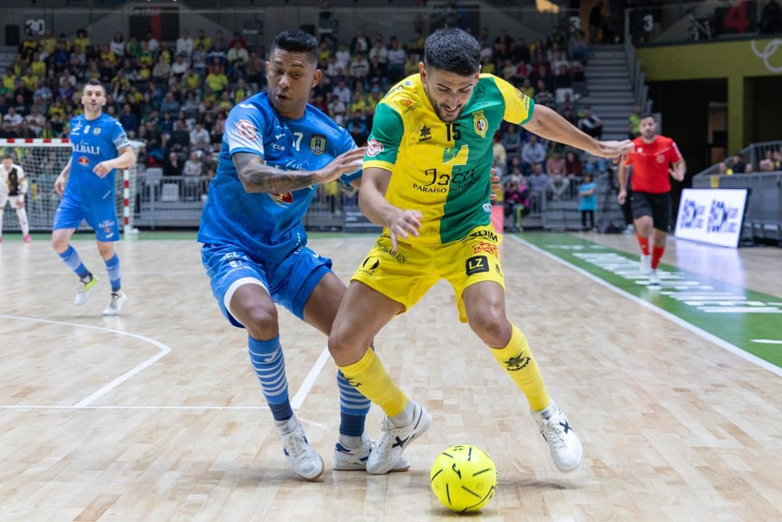 La goleada del Jaén Paraíso Interior FS ante el Viña Albali Valdepeñas, en imágenes