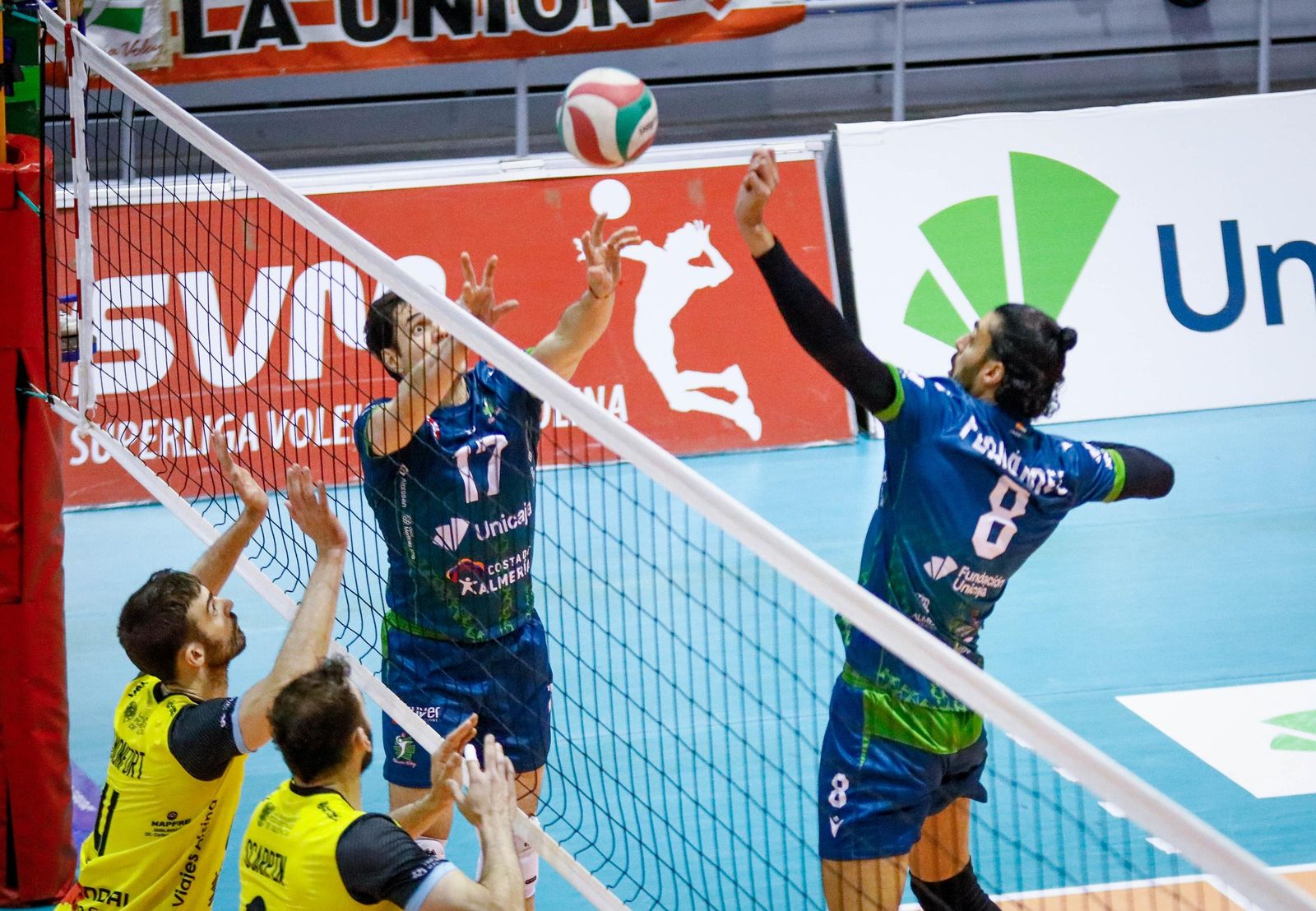 Las imágenes del Unicaja Costa de Almería-Leleman Conqueridor, primer partido del play off por el título de Superliga en Almería