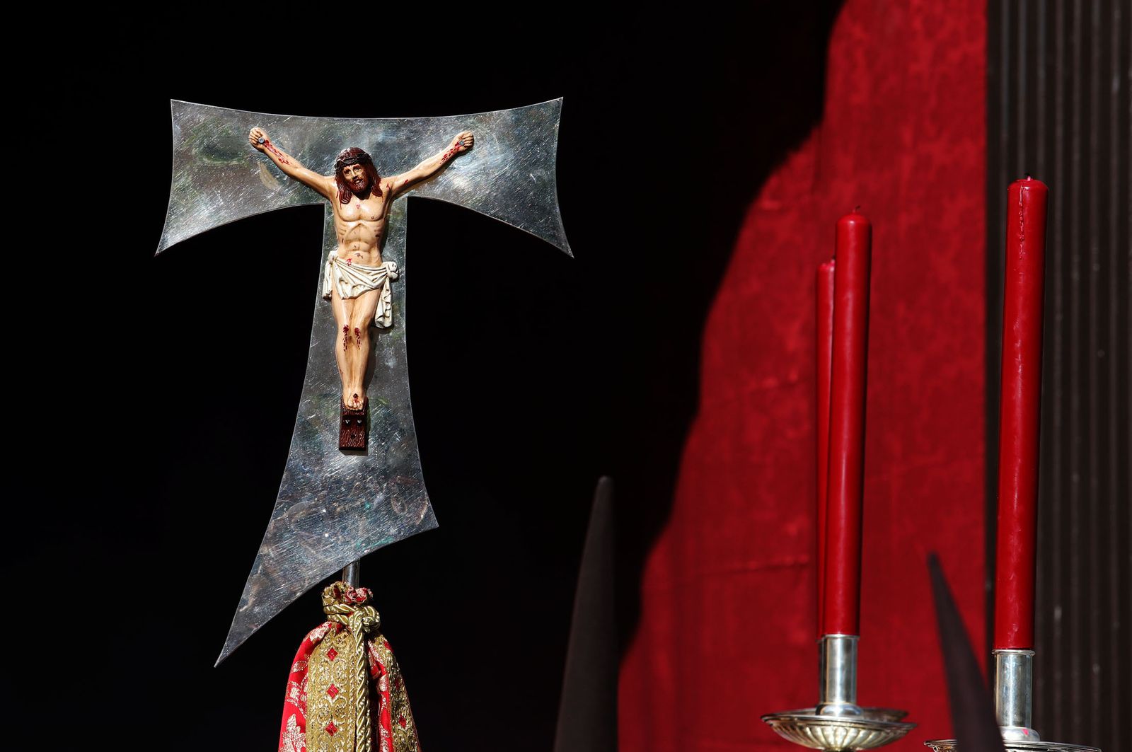 Las mejores imágenes del Martes Santo en Huelva