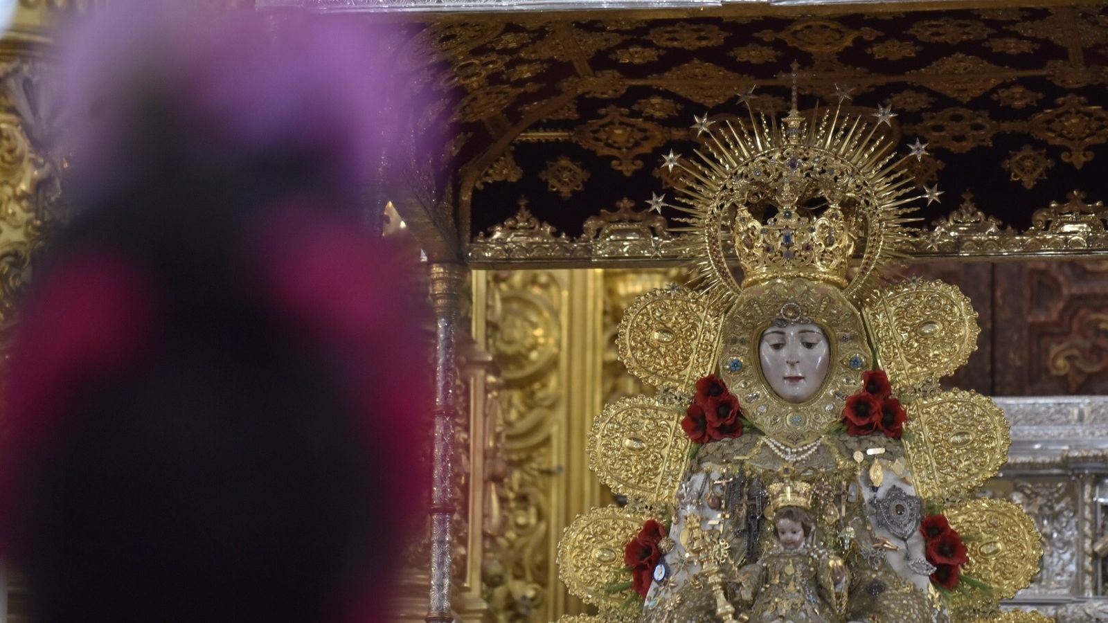 Las hermandades filiales se presentan a la Blanca Paloma