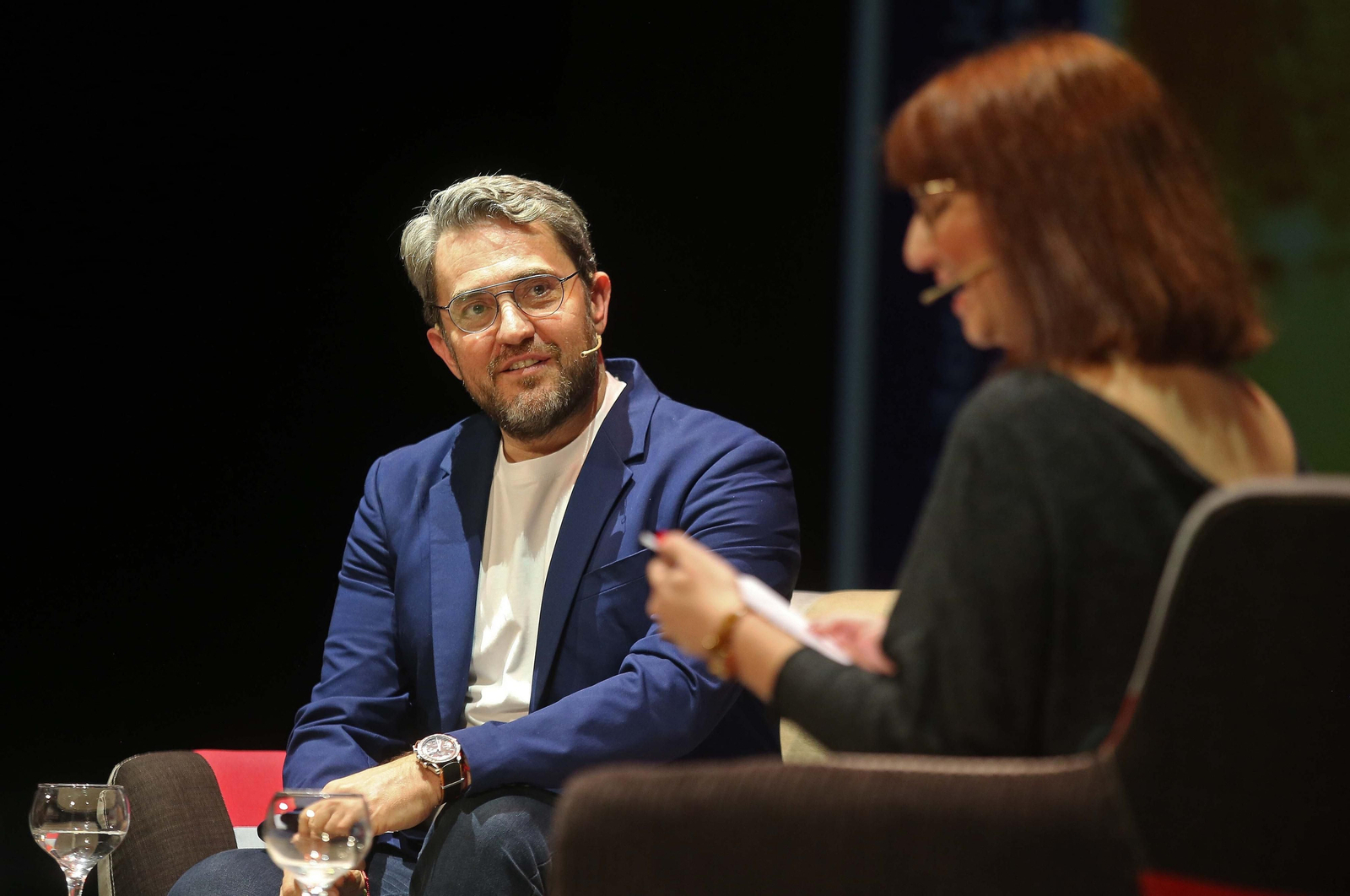 Fotos de Máximo Huerta en los encuentros literarios del Aula de Literatura José Cadalso de San Roque.