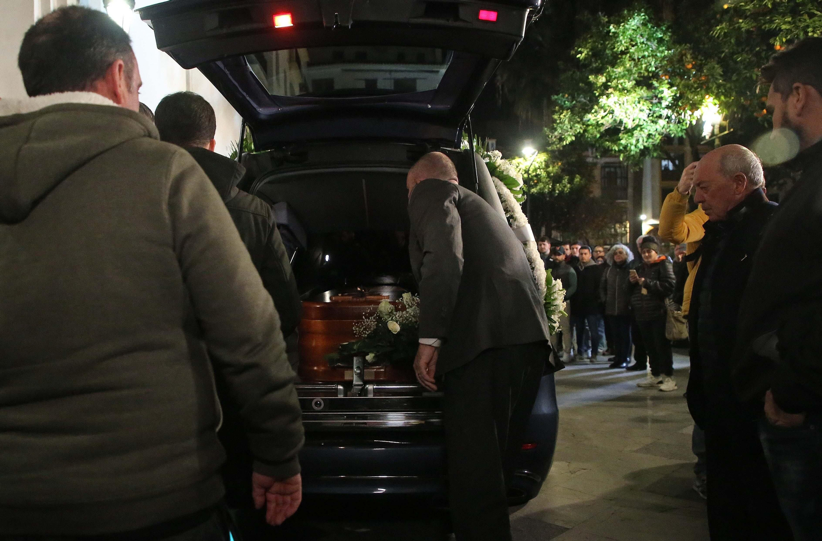 Fotos de la llegada de los restos mortales de Diego Valencia a la parroquia de La Palma en Algeciras