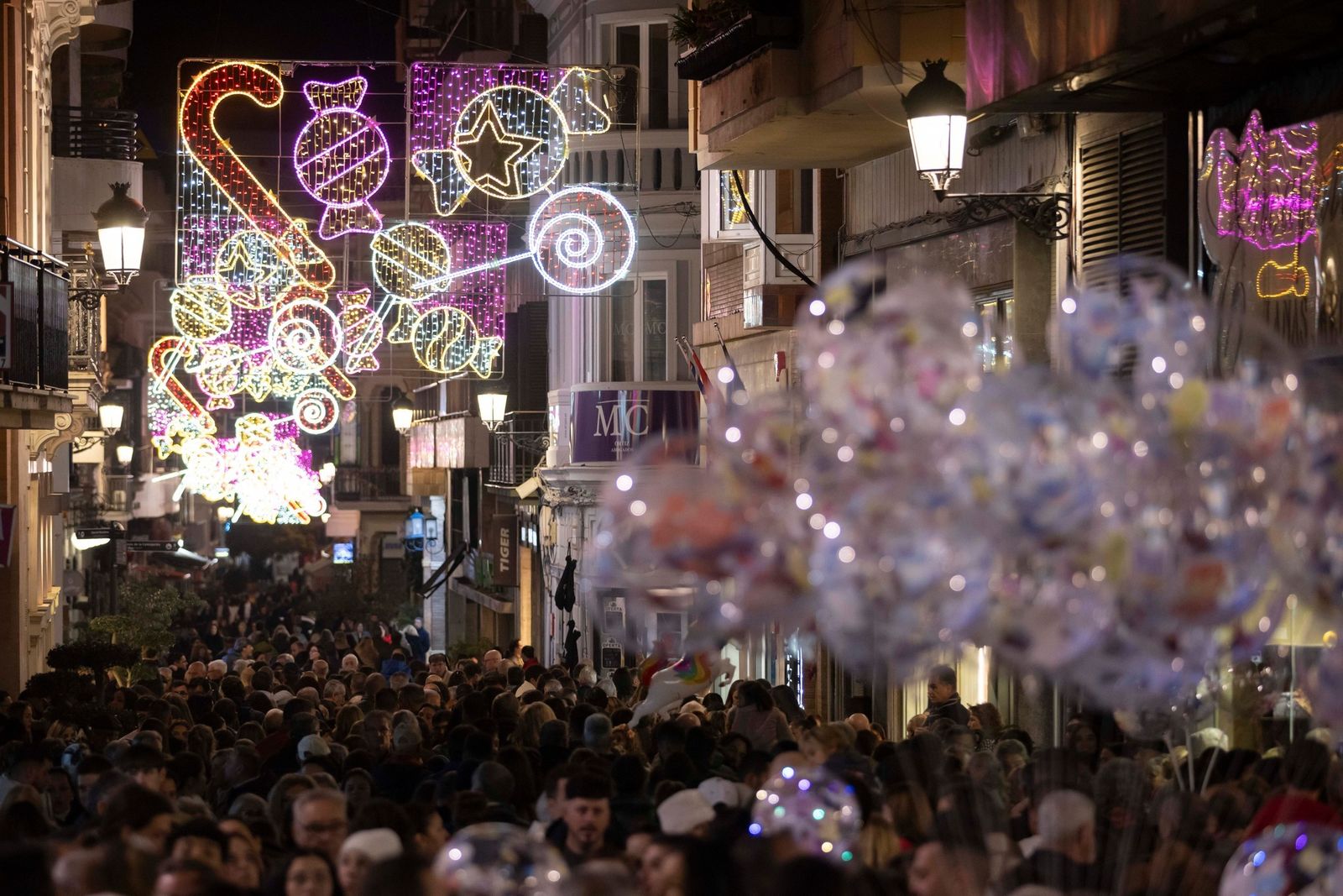 Ambiente navideño en la ciudad.