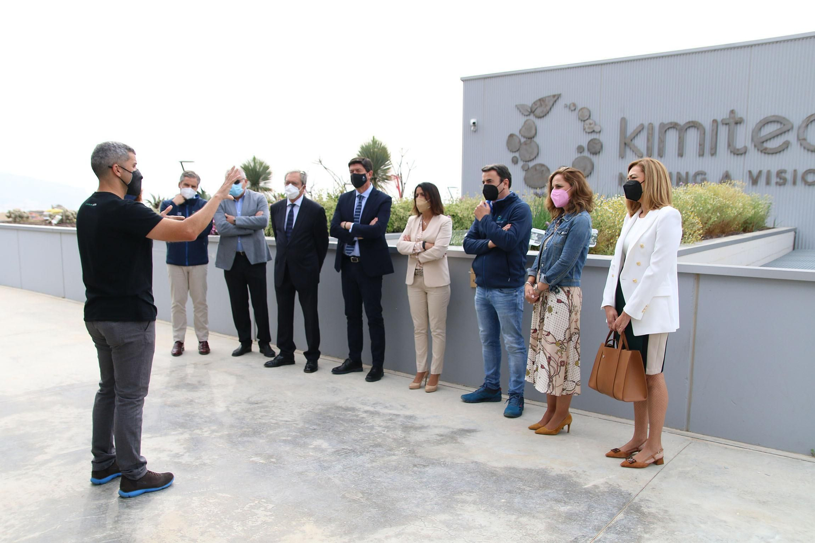 Fotogalería de la visita de Juan Marín a Kimitec, al PITA y a Unica Group