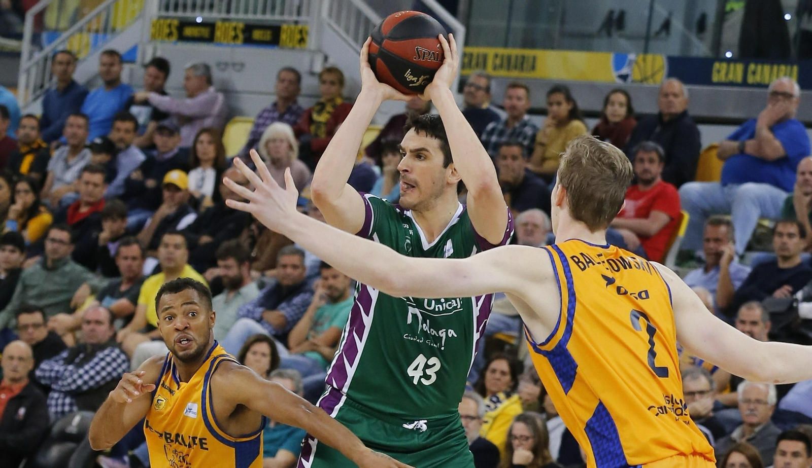 Carlos Suárez, en un duelo frente al Gran Canaria.