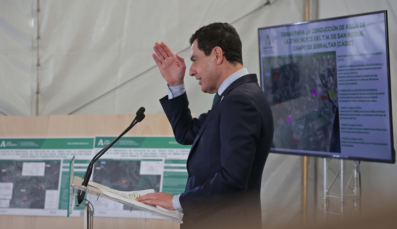 Juanma Moreno inaugura en Castellar la nueva tubería de agua para abastecer la zona norte de San Roque y el Valle del Guadiaro, en imágenes