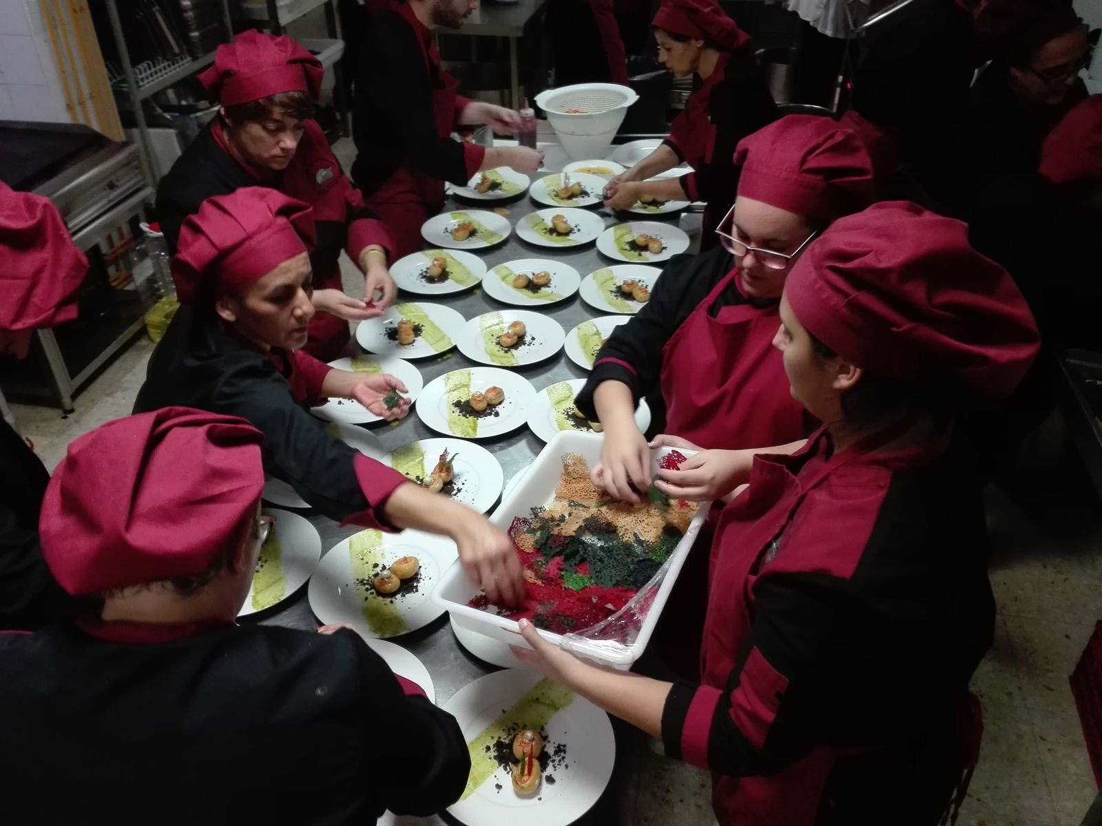 Alumnos de Servicio de Restauración del Virgen de Belén.