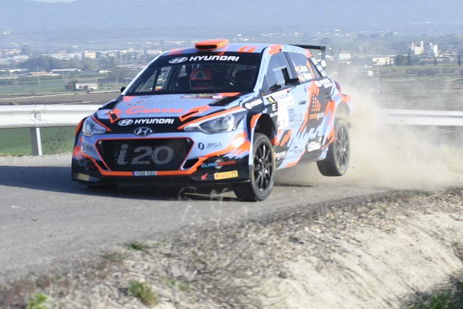 Iván Ares, en el inicio del 'shakedown' con el que arrancó el Rallye Sierra Morena.
