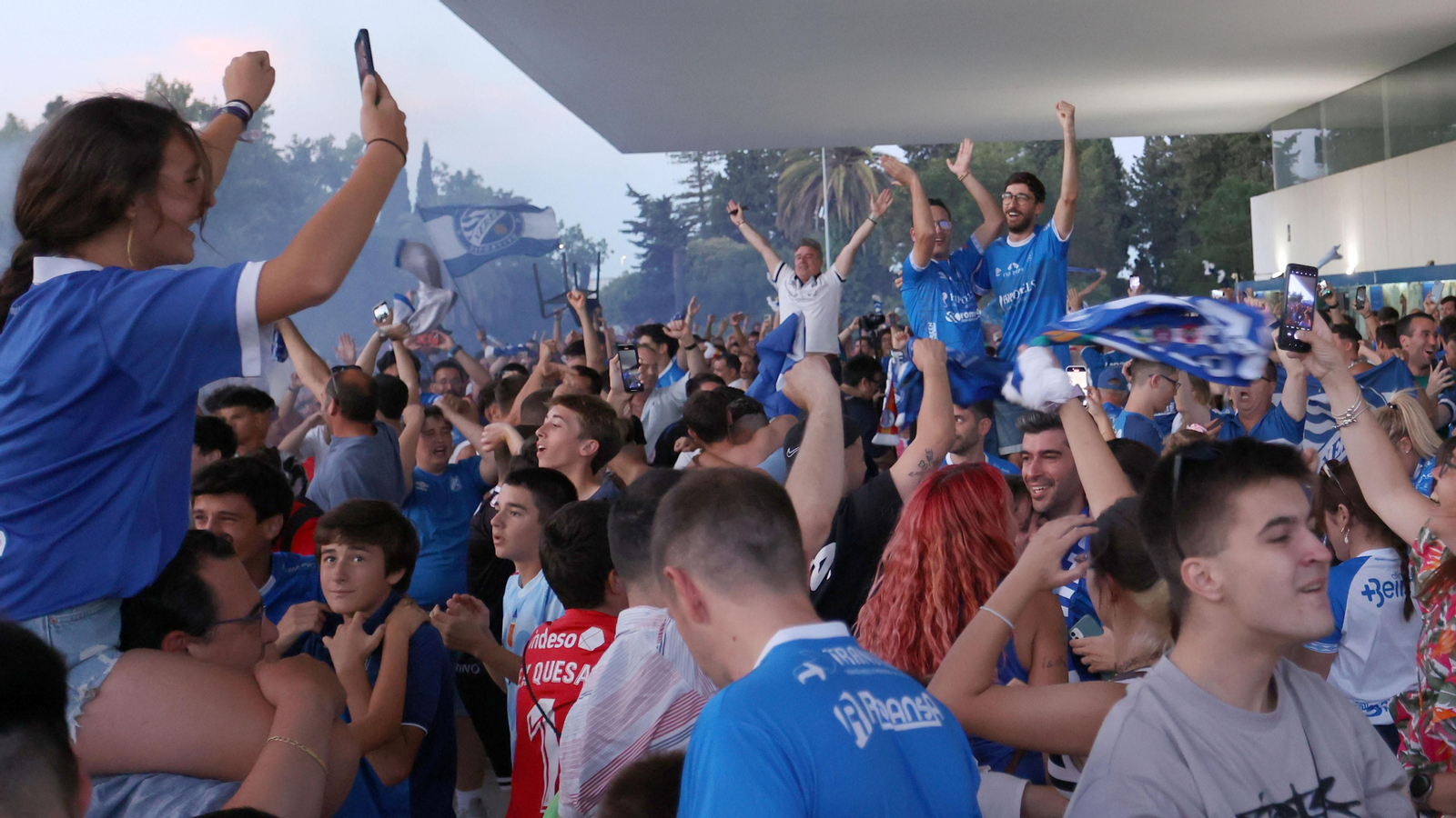 Celebración de los aficionados del Xerez DFC por el ascenso