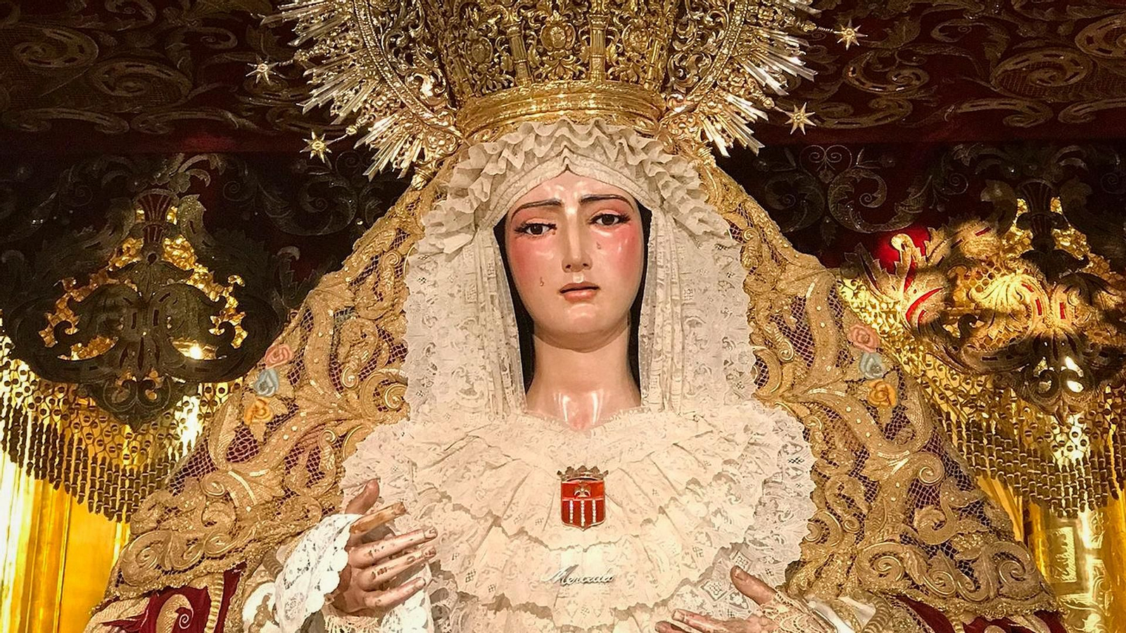 Nuestra Señora de las Mercedes preparada en su paso para la procesión