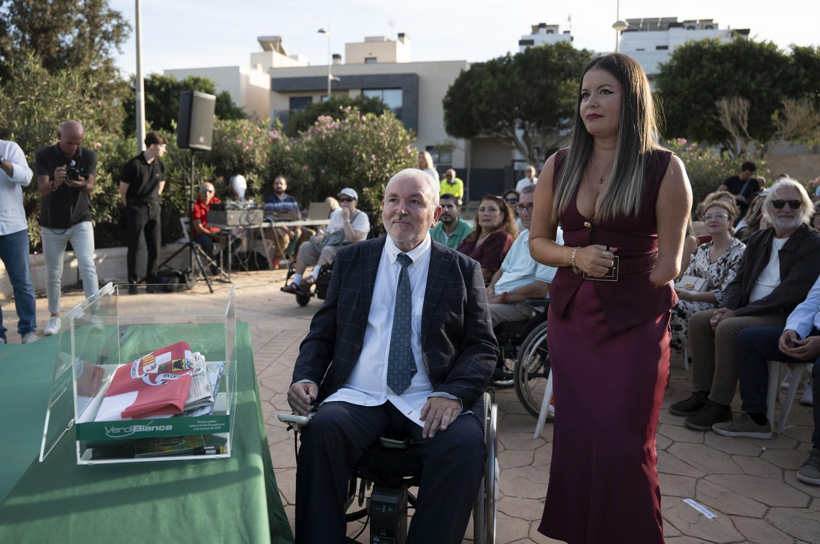 Las imágenes de la primera piedra del centro de día ocupacional Juan Goytisolo de Verdiblanca en Almería