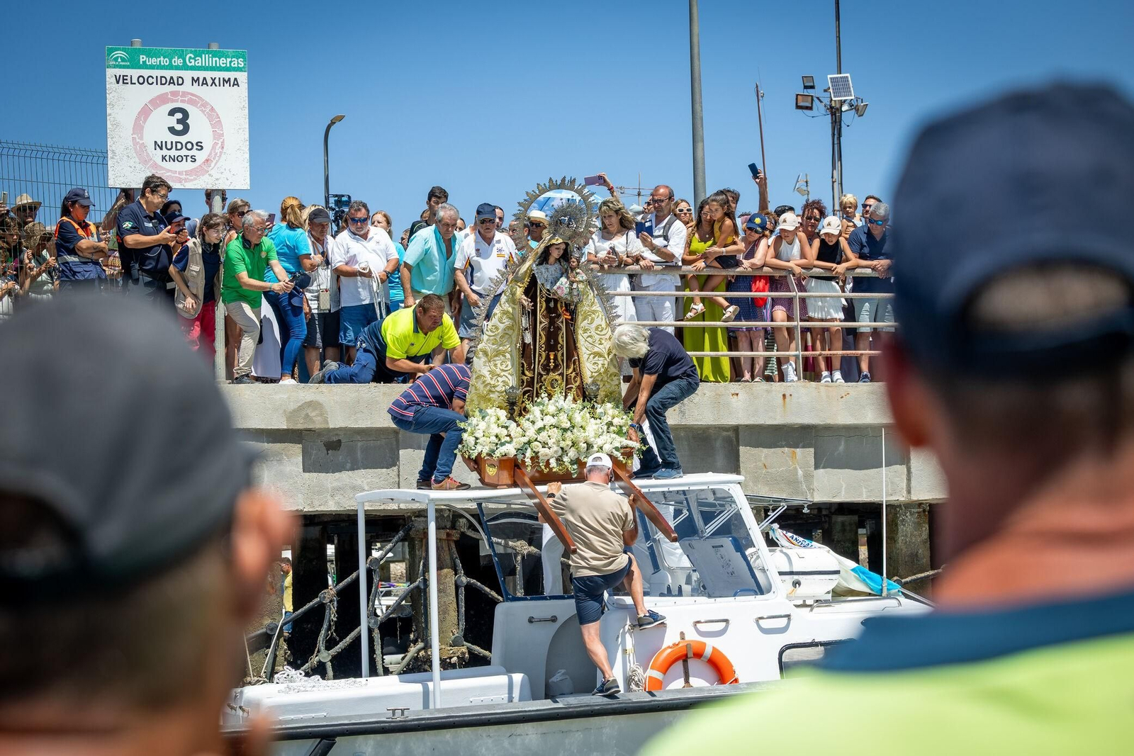 Así ha sido la procesión marítima de la Virgen del Carmen de Gallineras: las imágenes