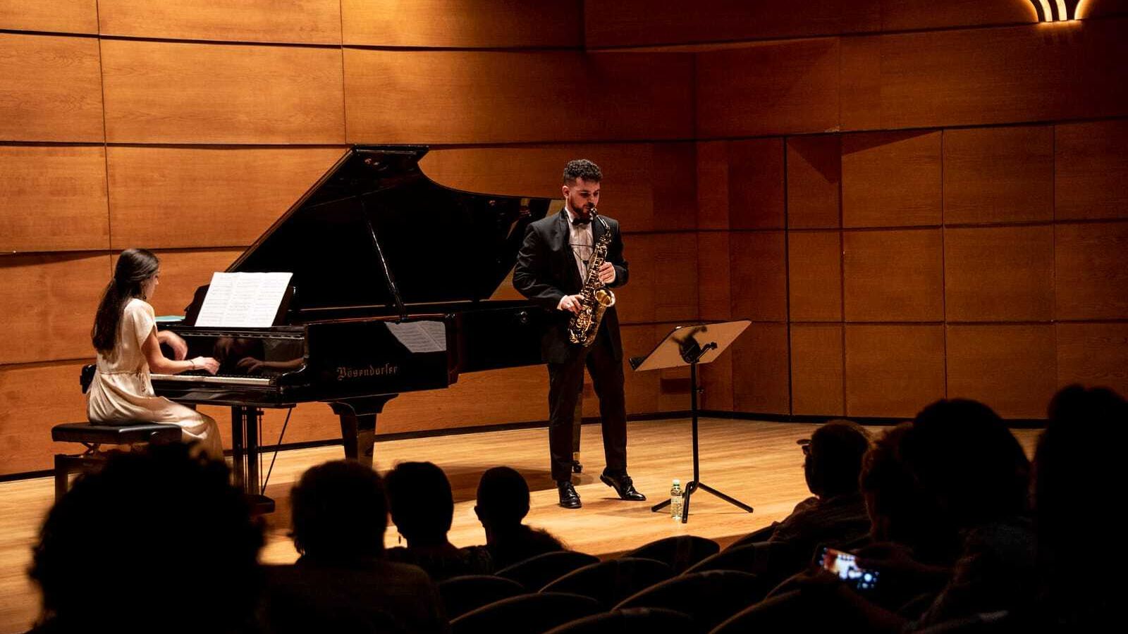 Diego García culminó el grado superior en Música en Granada.