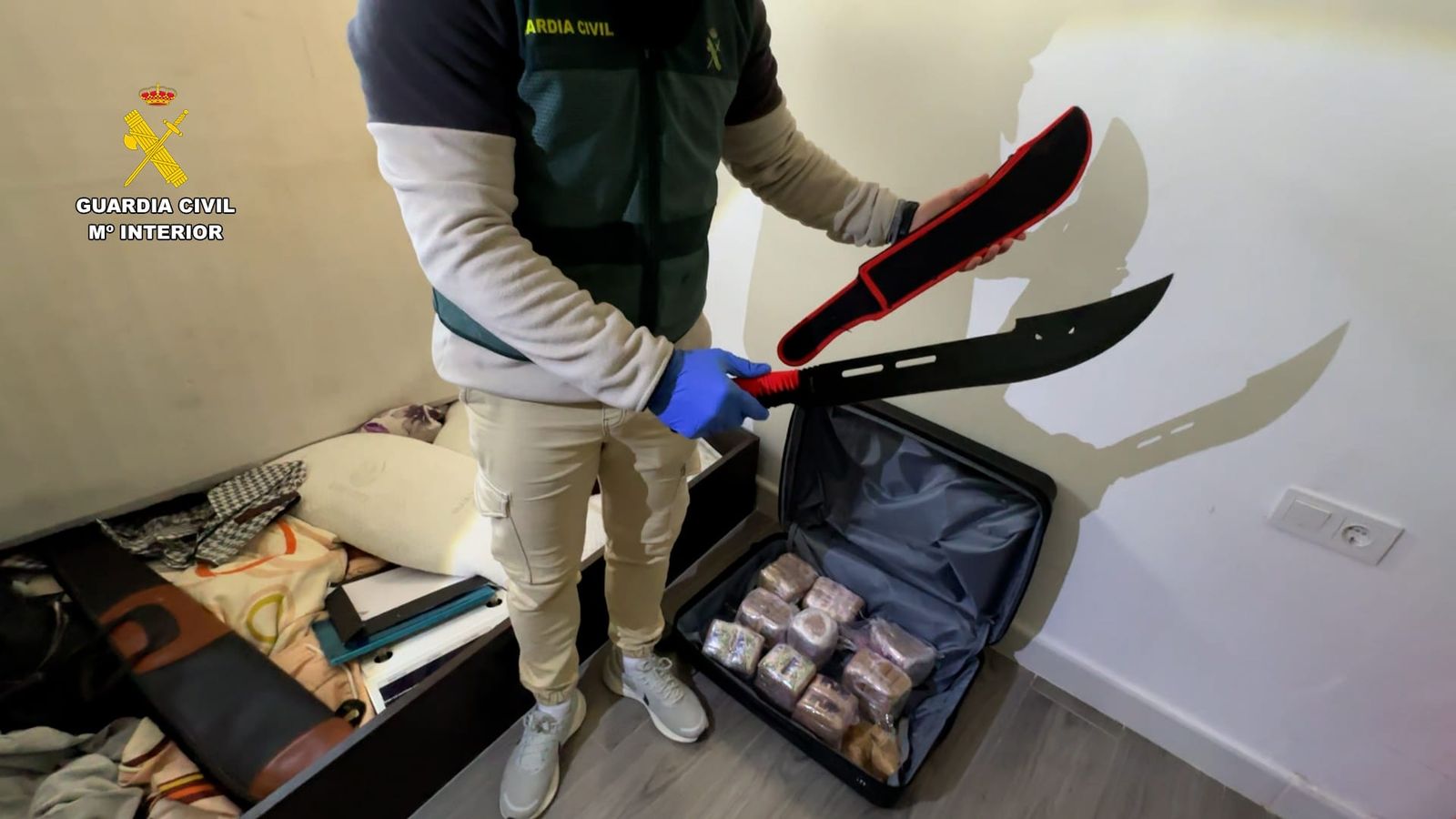 Parte de lo intervenido por la Guardia Civil.