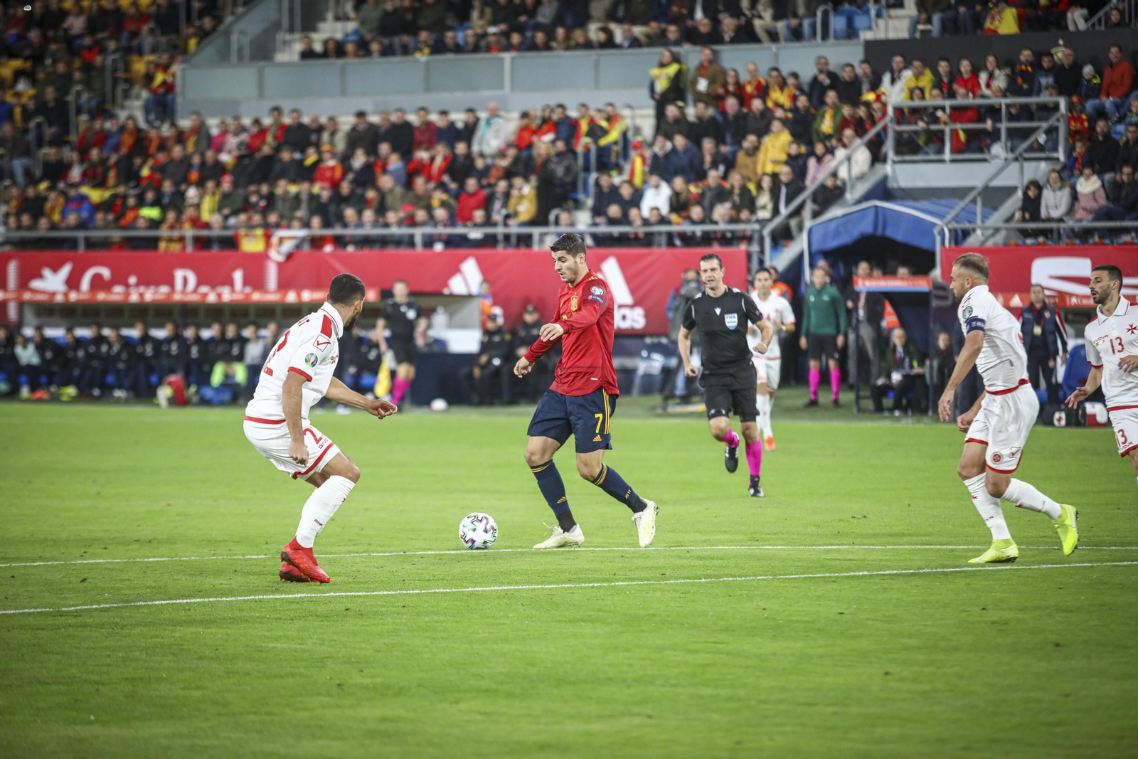 Las imágenes del España-Malta en Cádiz