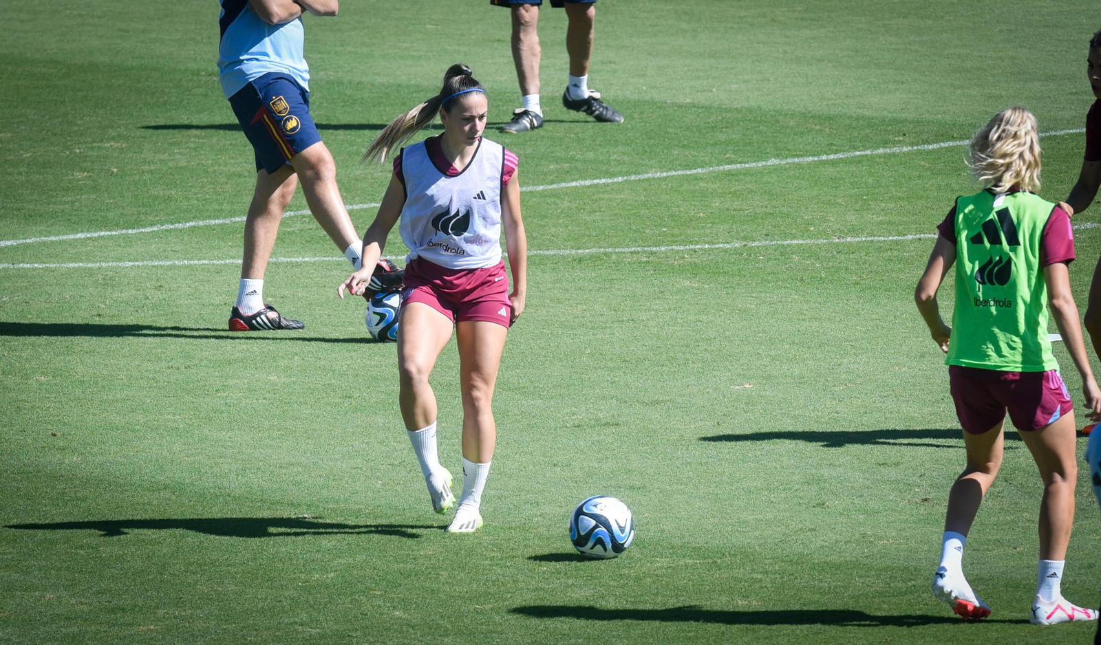 El entrenamiento de la Selección Española Femenina, en imágenes