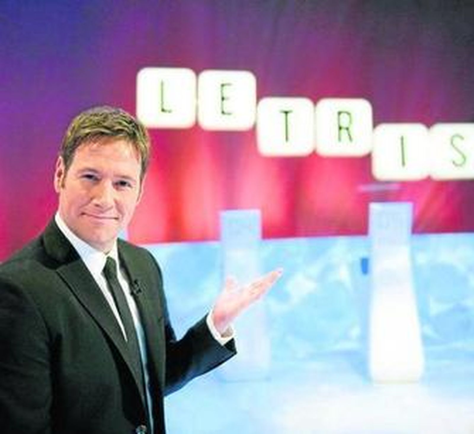 Carlos Latre presenta el concurso 'Letris' en La 1 desde finales de mayo.