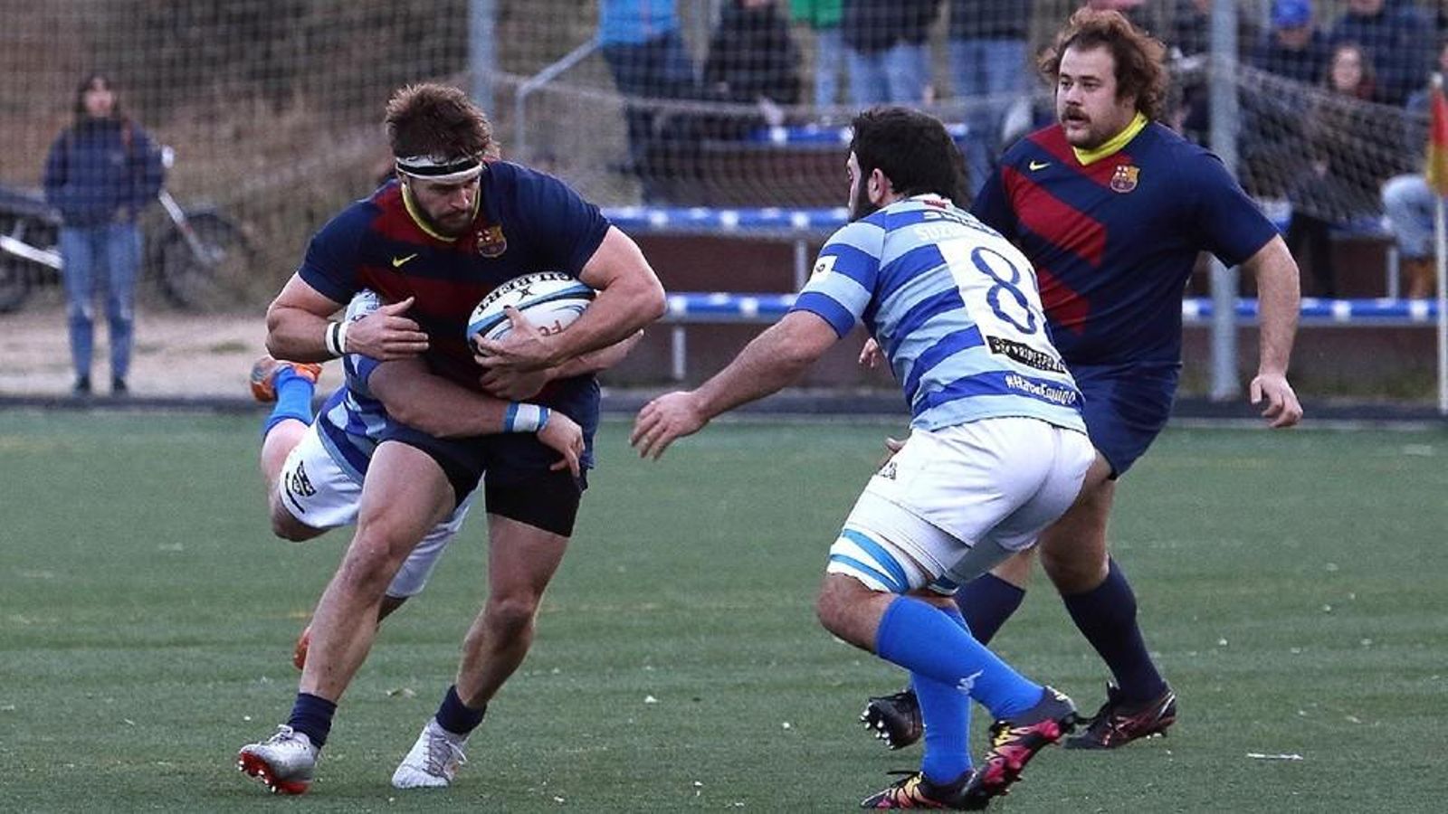 Michael Hogg, en un partido con el Barcelona.