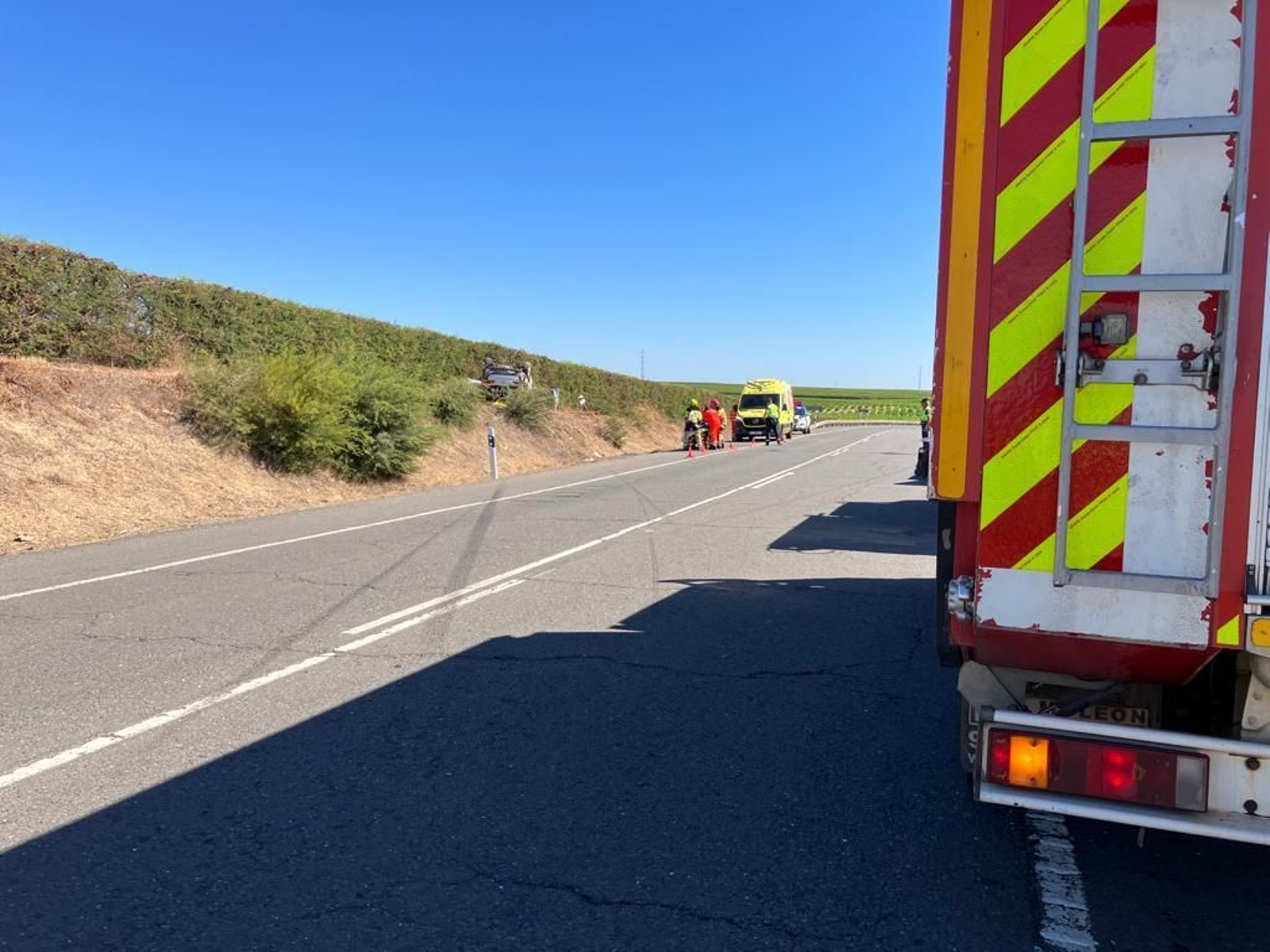 Así ha quedado un vehículo tras sufrir un aparatoso accidente en Gibraleón