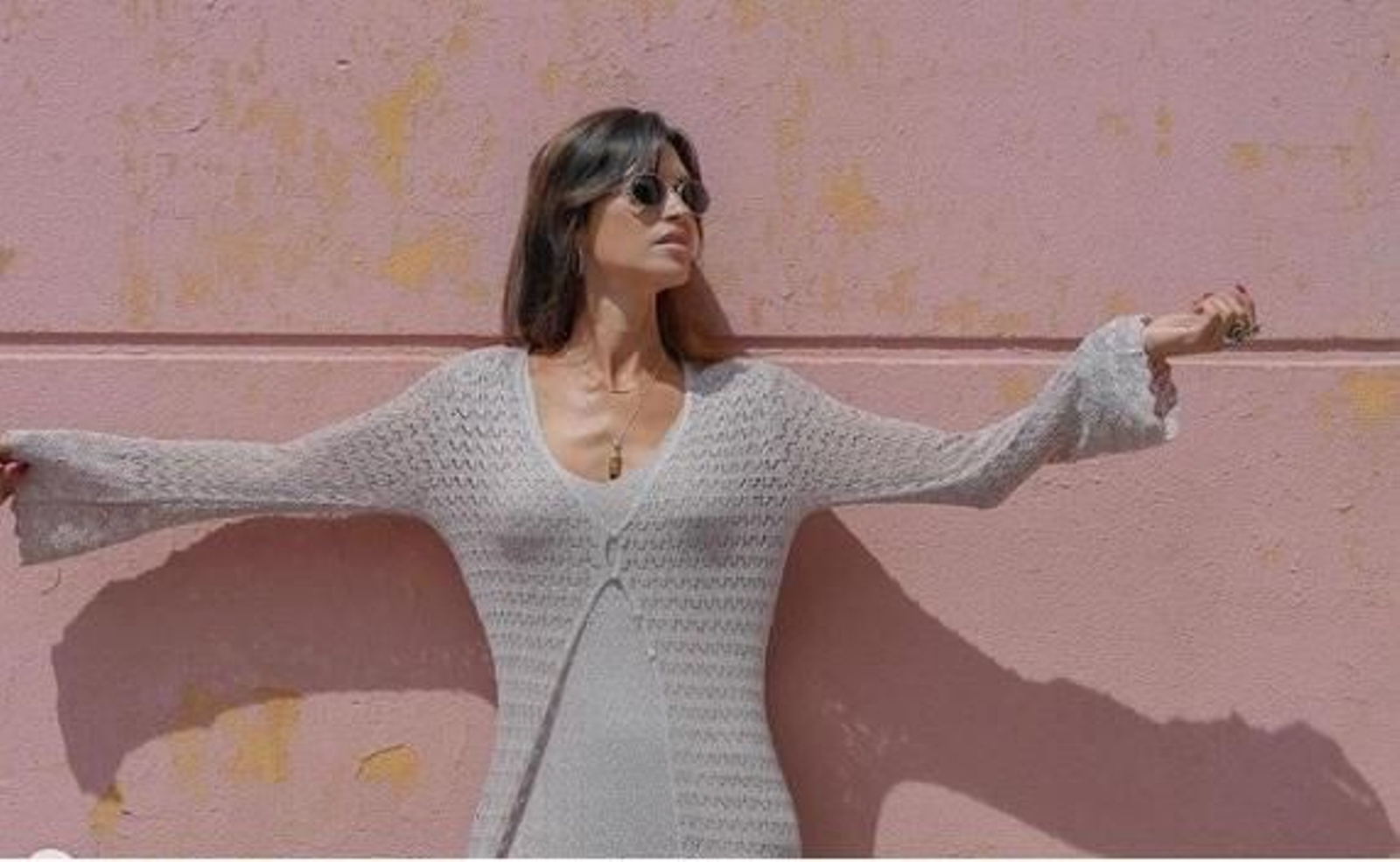 El vestido con volantes de Sfera súper en tendencia que causa furor entre las chicas más boho este otoño.