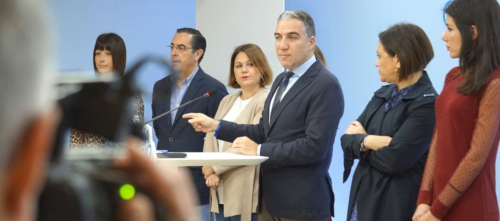 Elías Bendodo y parte de su equipo en Málaga