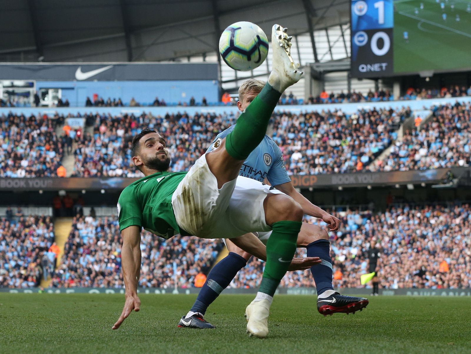Montoya, en un partido con el Brighton.