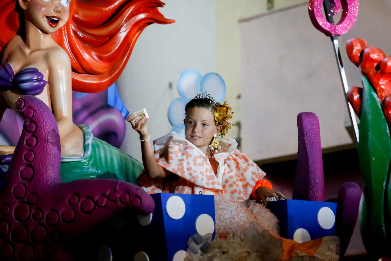 Búscate en las fotos de la cabalgata de la Feria de La Línea