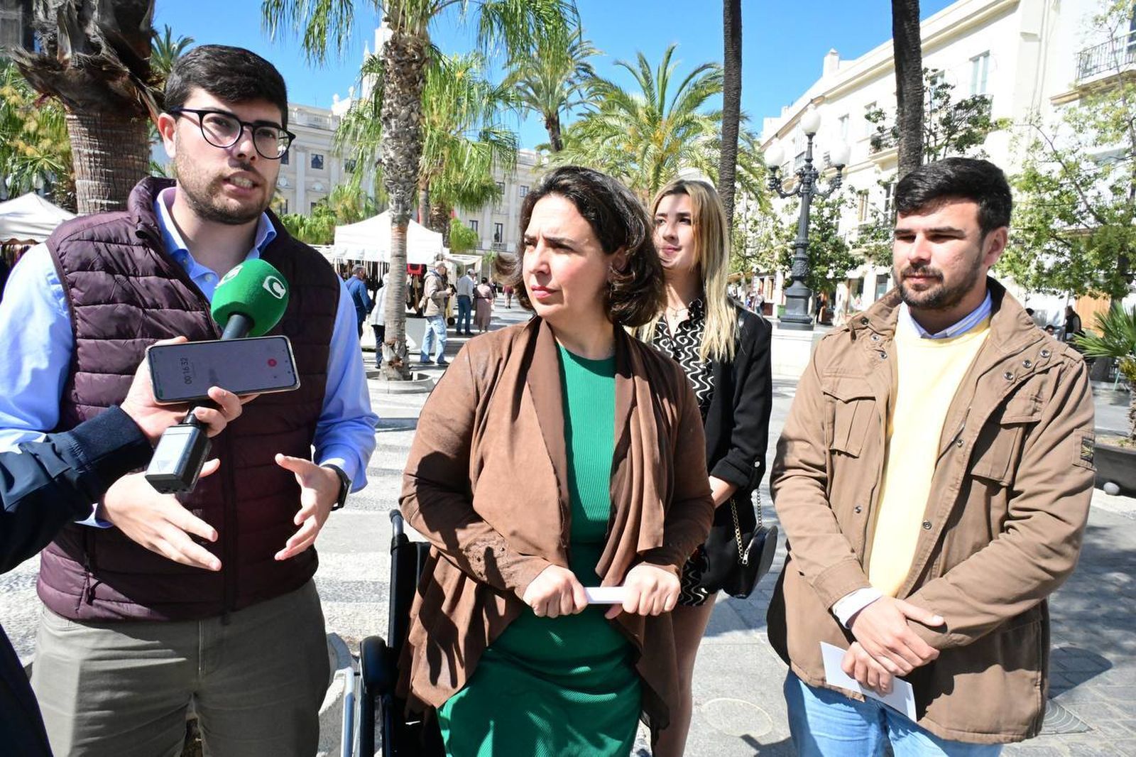 Gonzalo Oliver, Carmen Sánchez y Fran Moreno en la rueda de prensa celebrada en San Juan de Dios.