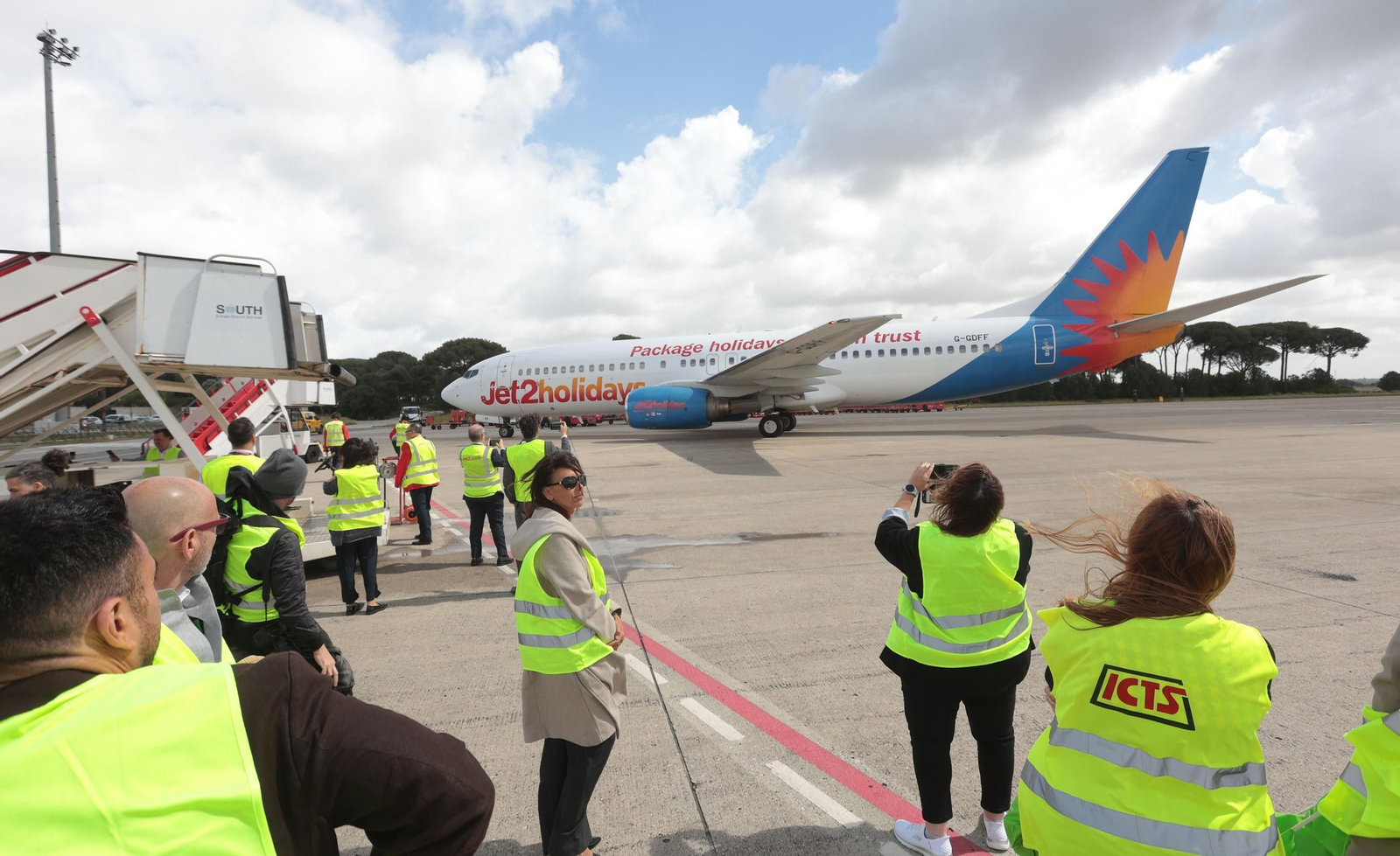 La llegada del primer vuelo de Jet2 al aeropuerto de Jerez en imágenes