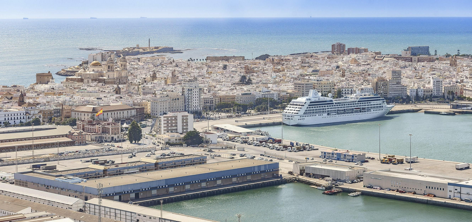 Vista aérea del casco histórico de la capital gaditana.