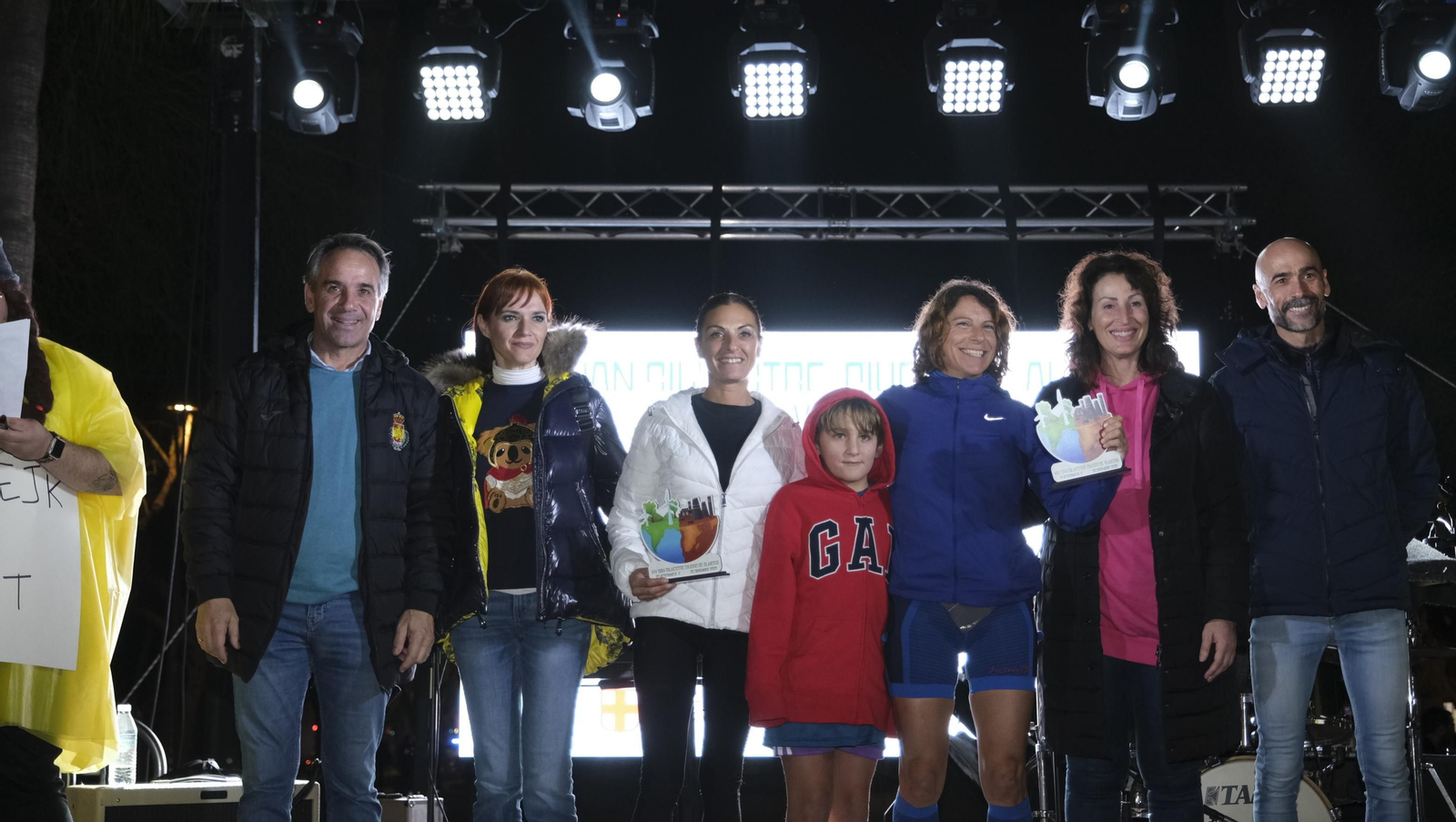 Imágenes de la XIV edición de la San Silvestre de Almería